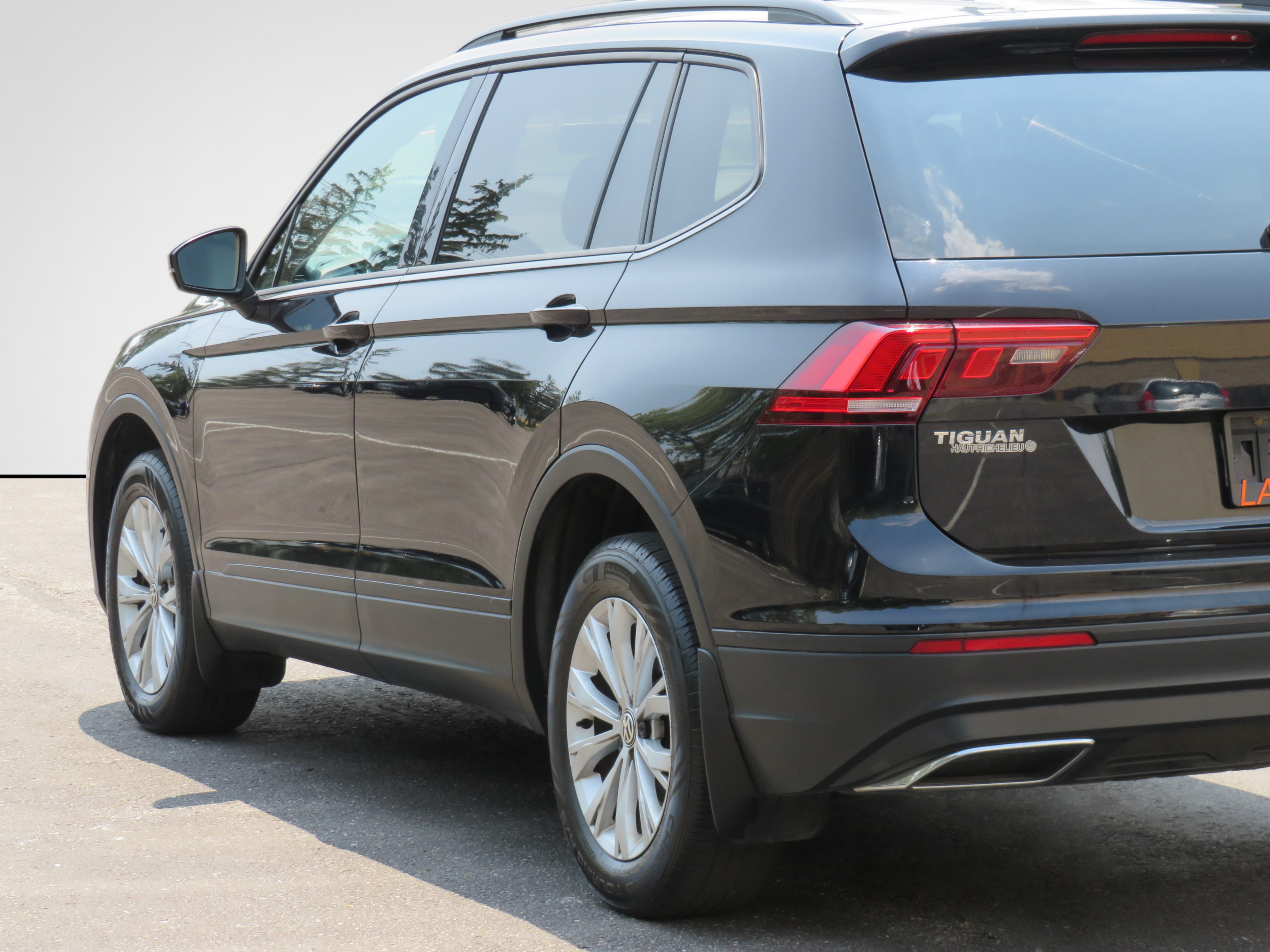 /laautomotive/2019-Volkswagen-Tiguan-6069397696072585.jpg