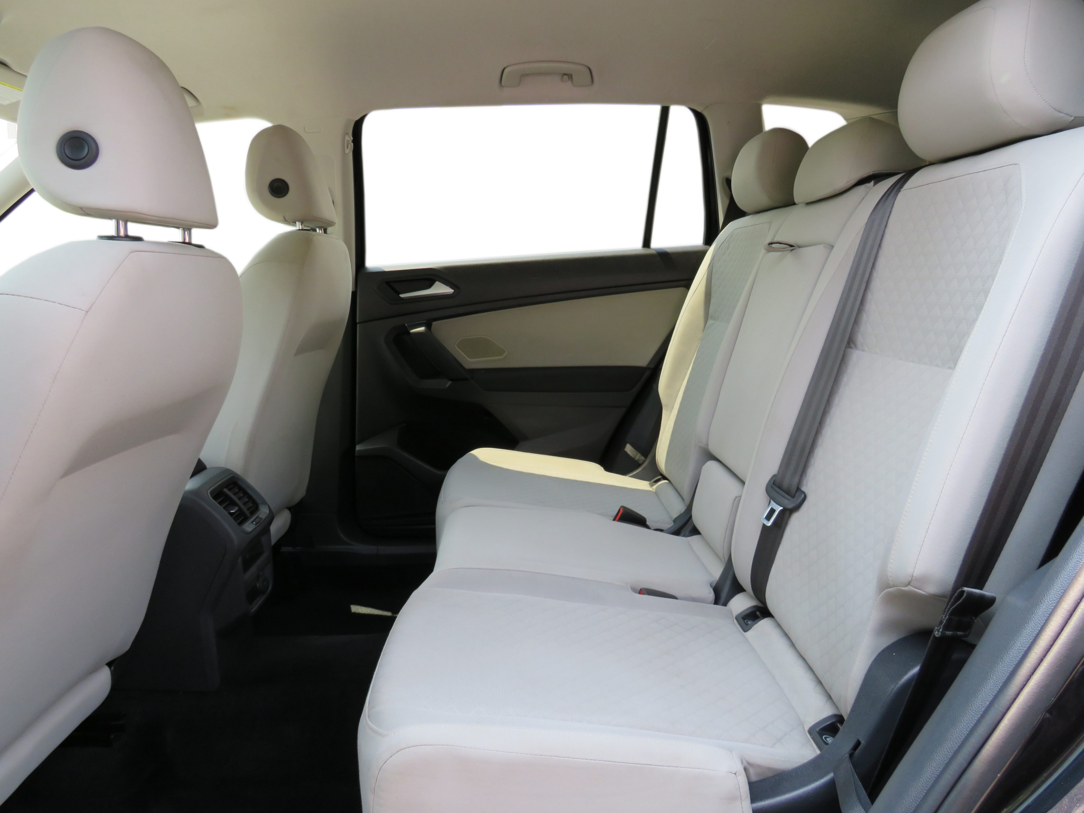 /laautomotive/2019-Volkswagen-Tiguan-7824183948664956.jpg