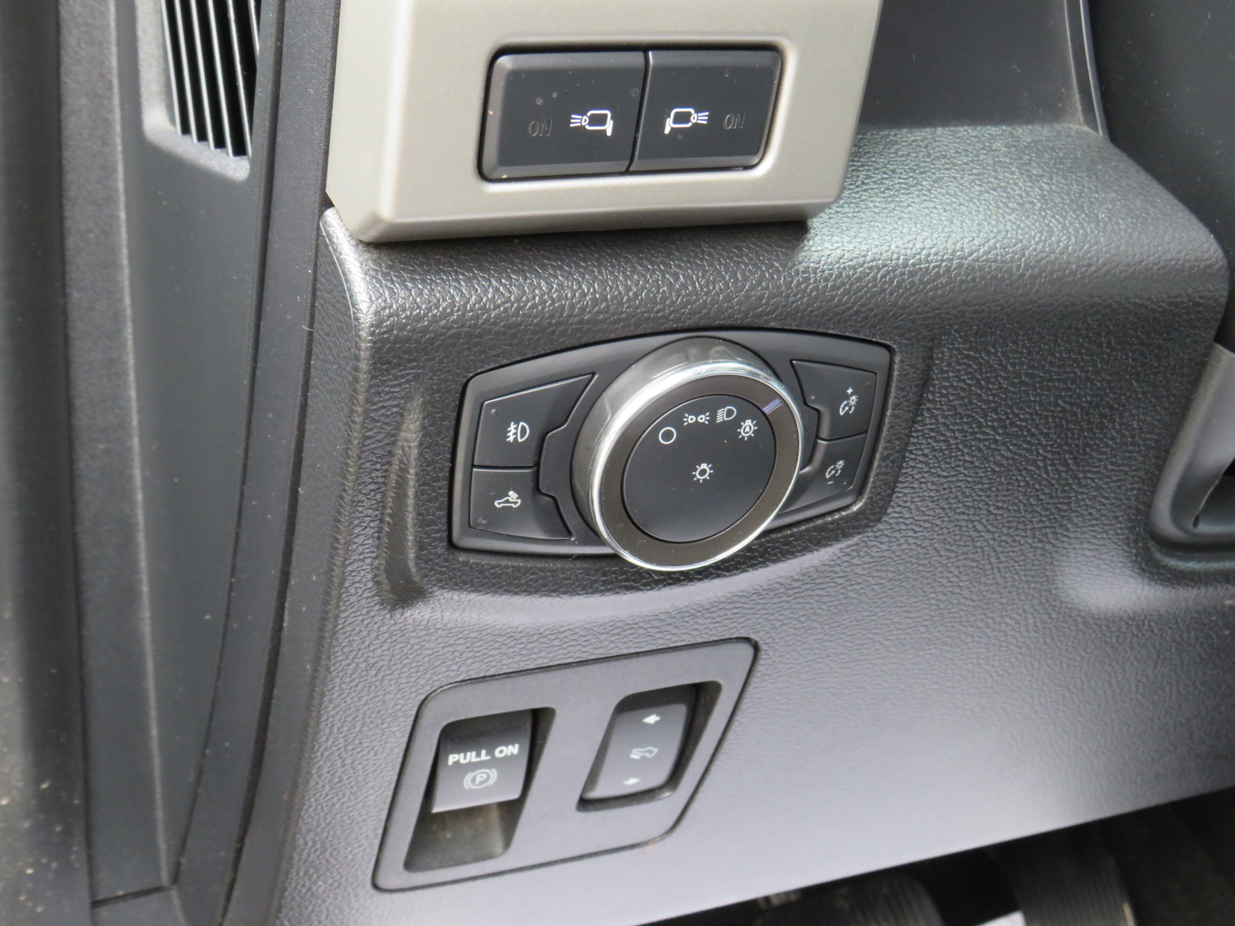 /laautomotive/2020-Ford-F-150-0948901990232005.jpg