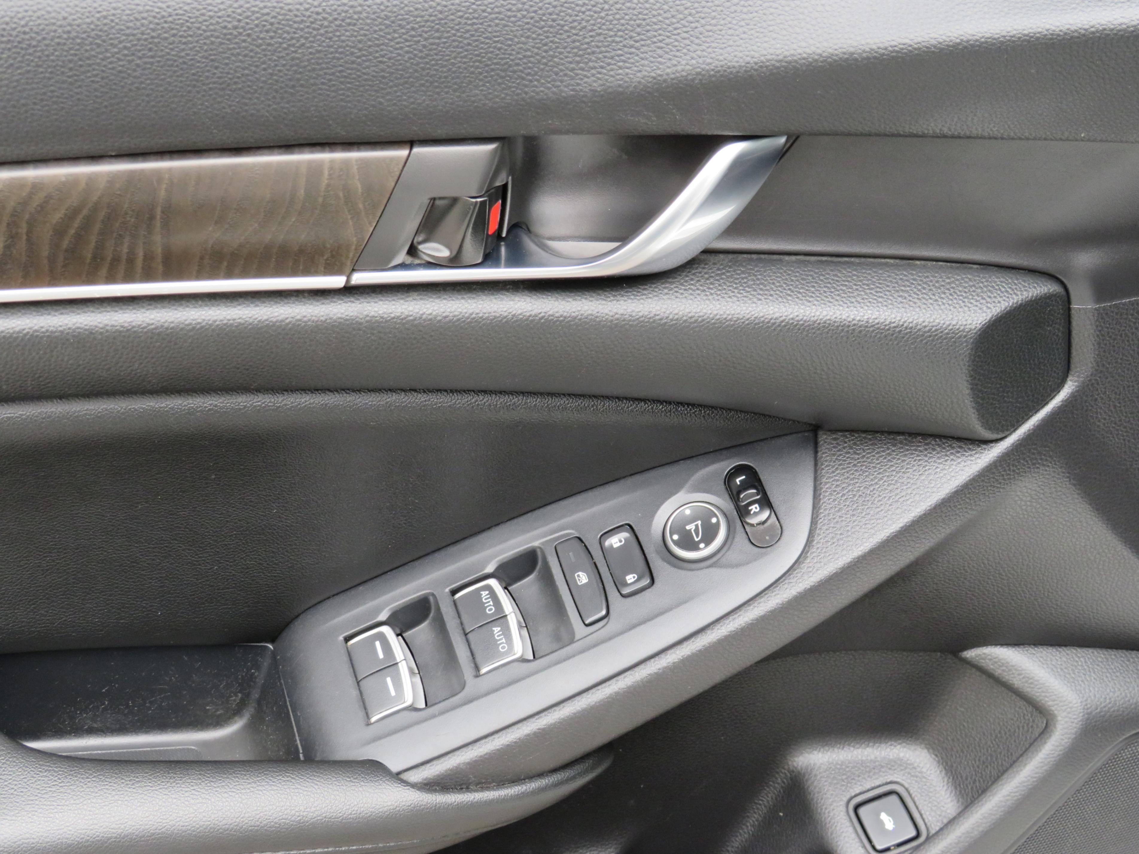 /laautomotive/2020-Honda-AccordHybrid-4355965950913363.jpg