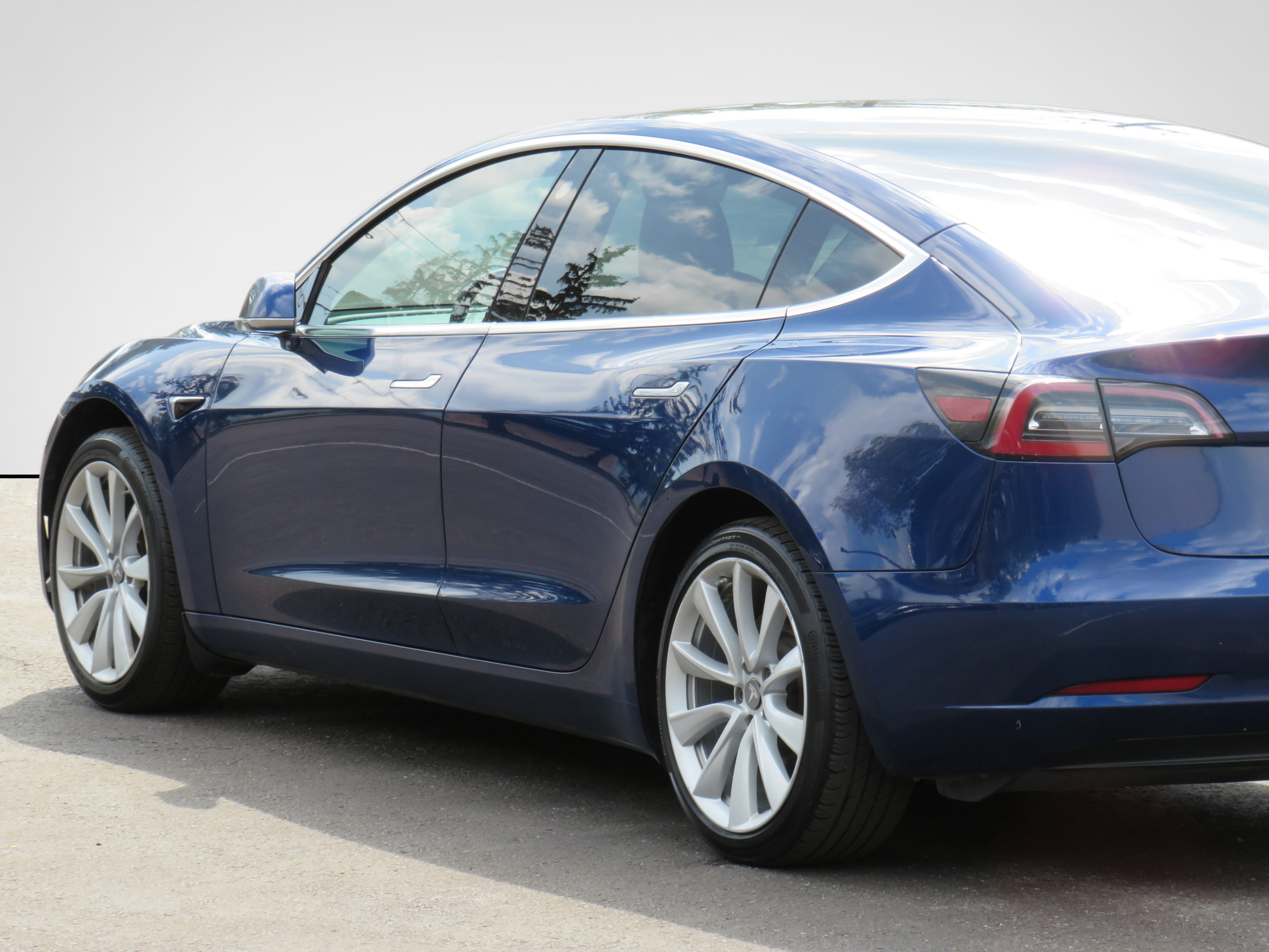 /laautomotive/2020-Tesla-Model3-06754793809908088.jpg