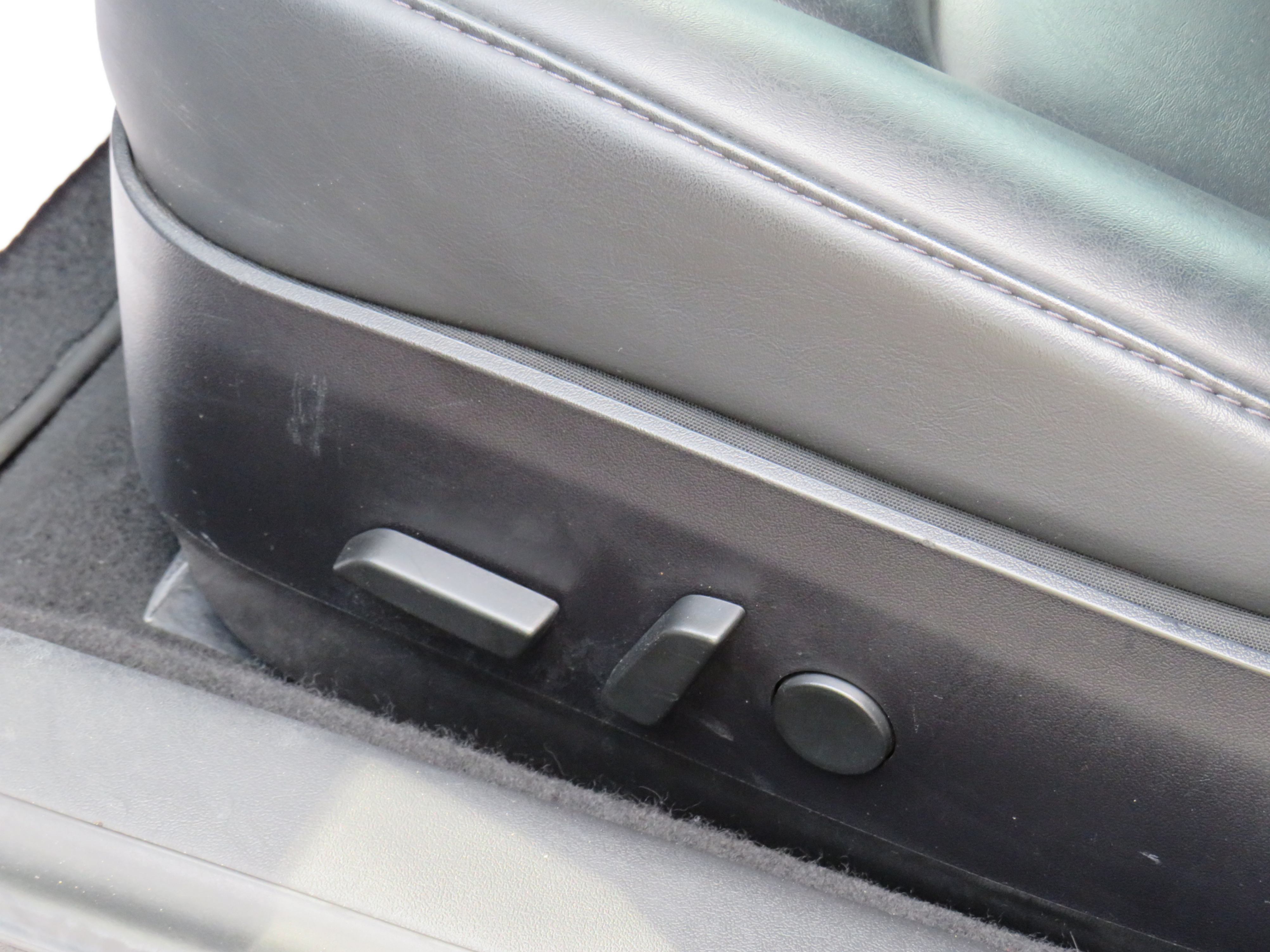 /laautomotive/2020-Tesla-Model3-8867649359105452.jpg