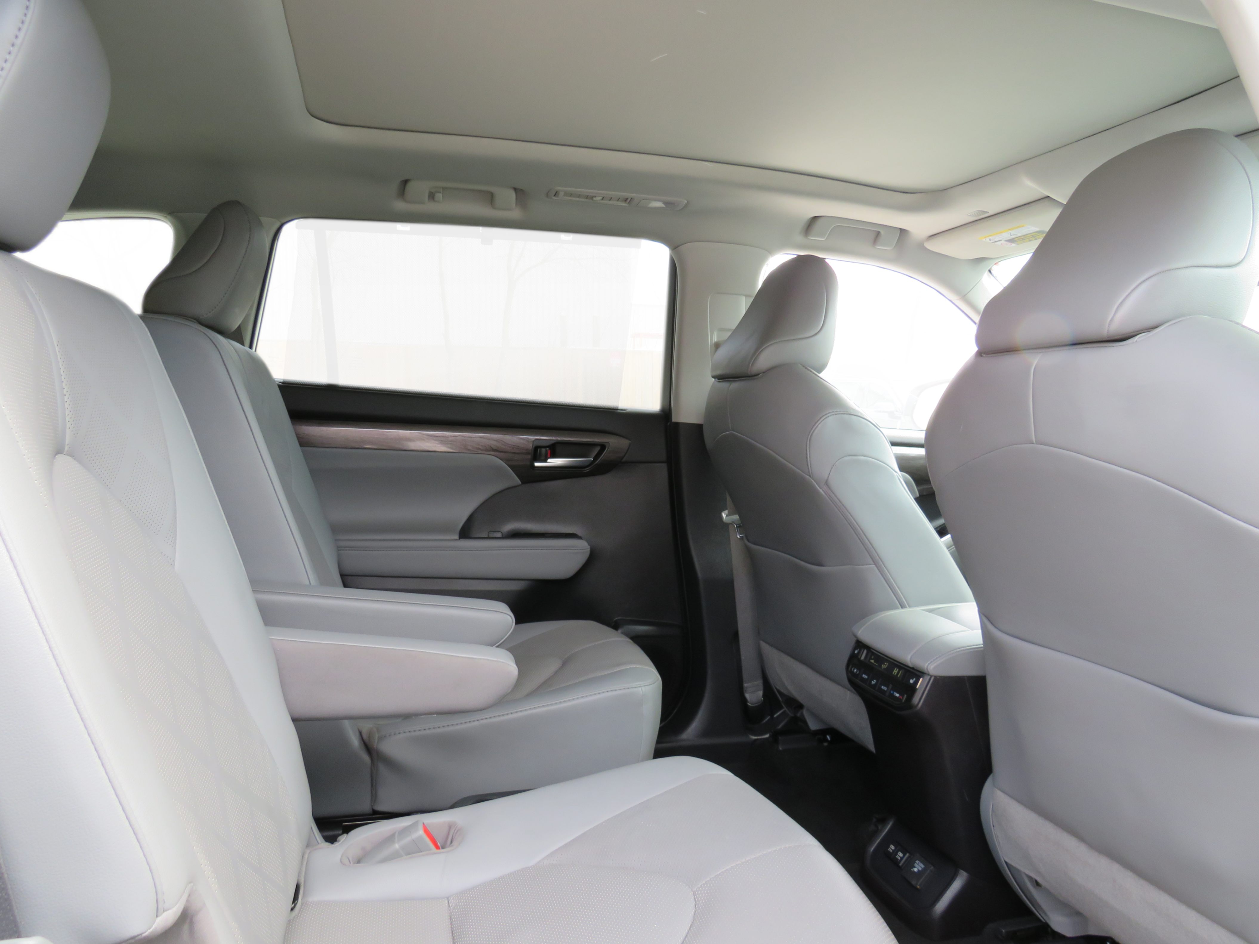 /laautomotive/2020-Toyota-Highlander-04147077769208818.jpg