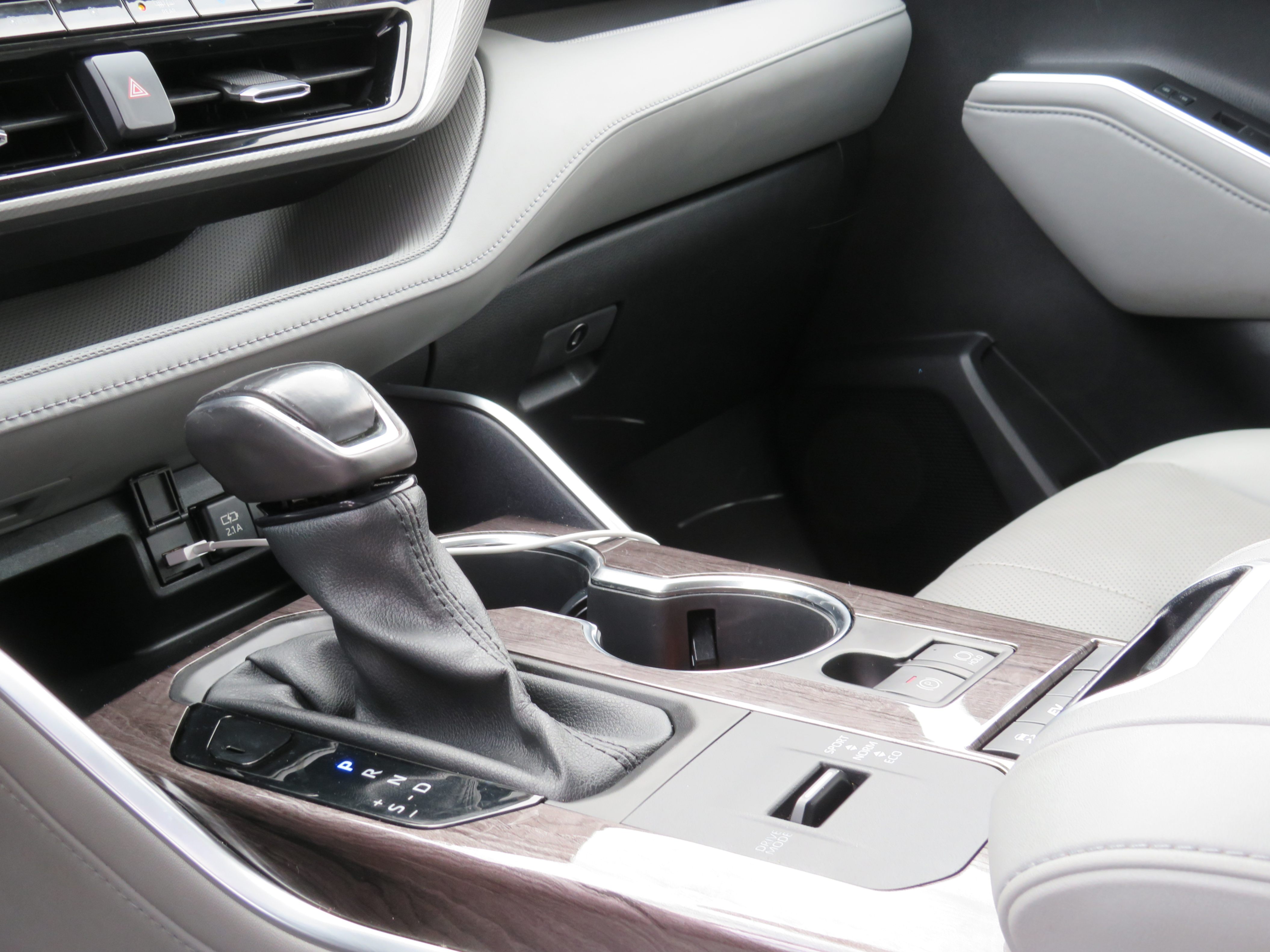 /laautomotive/2020-Toyota-Highlander-1137222933299471.jpg
