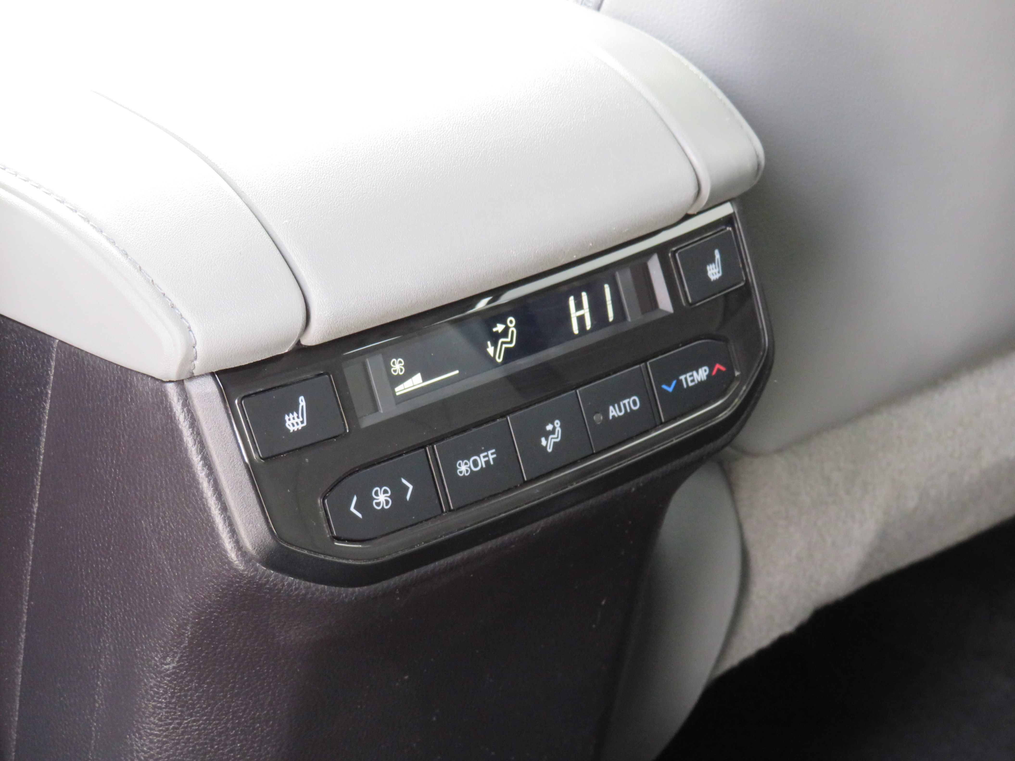 /laautomotive/2020-Toyota-Highlander-15140387118547372.jpg