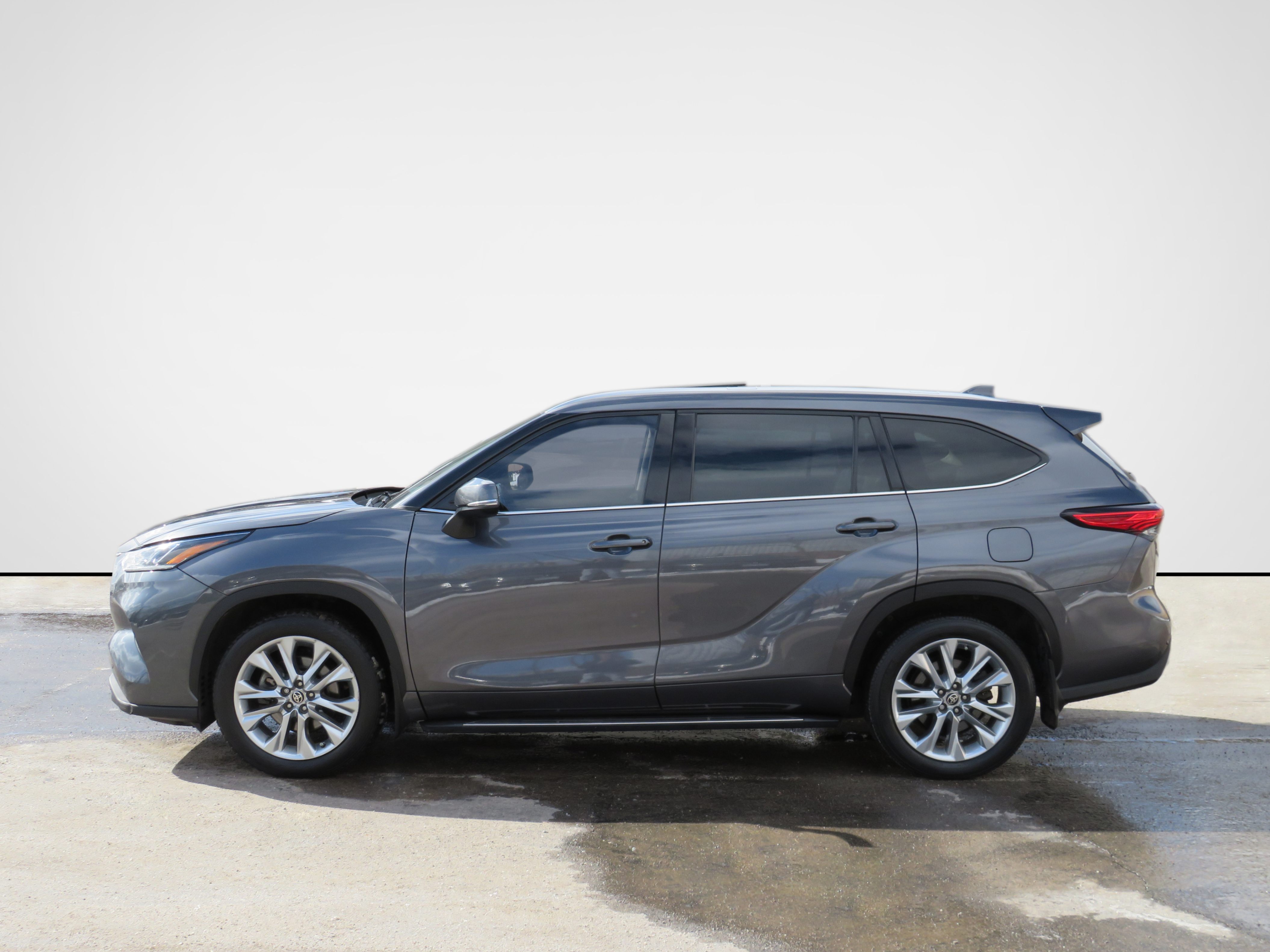 /laautomotive/2020-Toyota-Highlander-2262527880213514.jpg