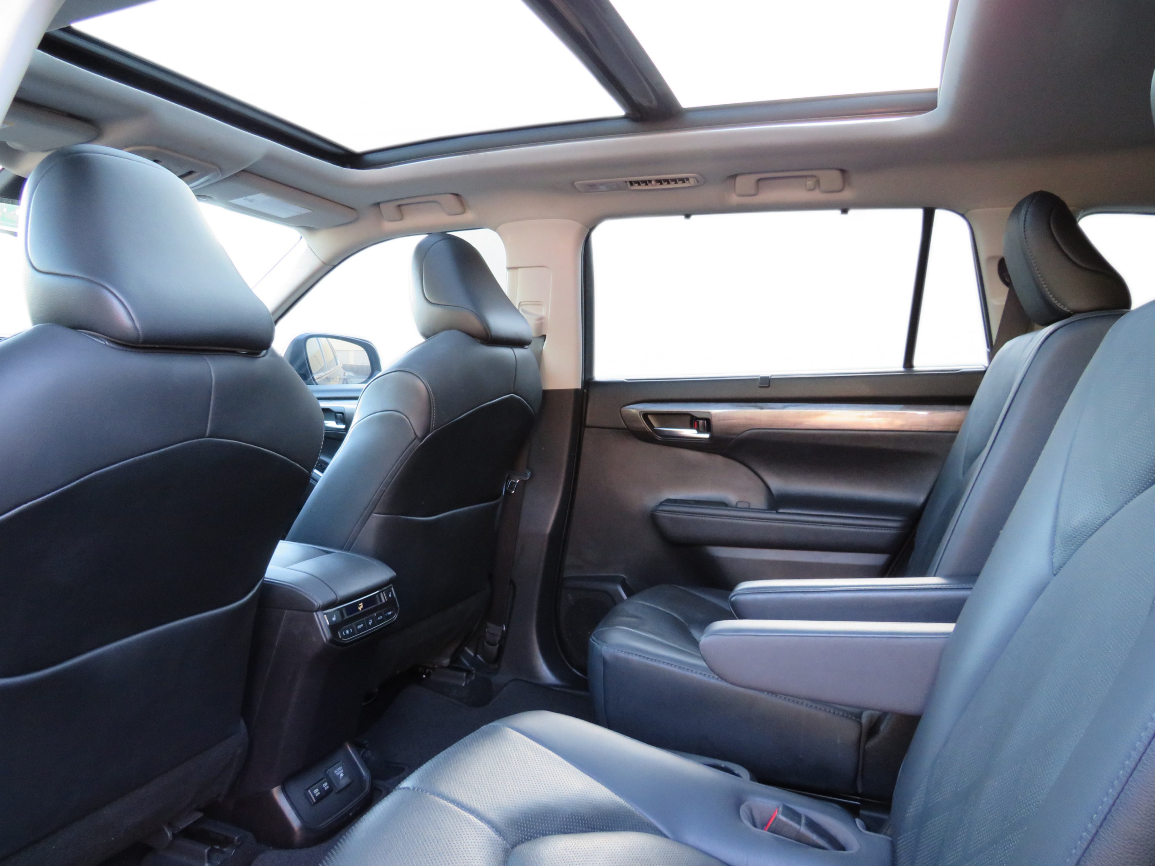/laautomotive/2020-Toyota-Highlander-5073750260160841.jpg