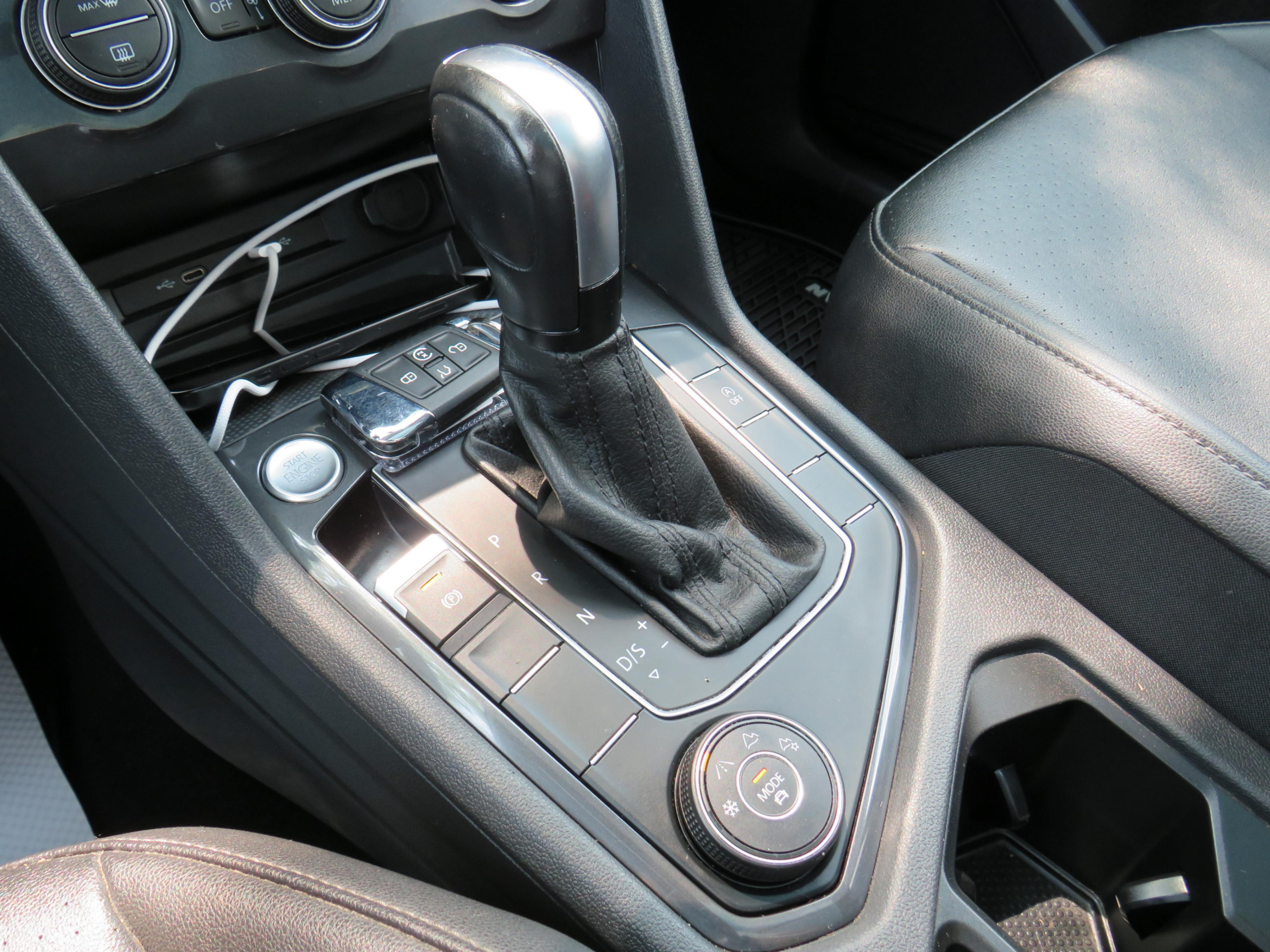/laautomotive/2020-Volkswagen-Tiguan-0019496898130797469.jpg