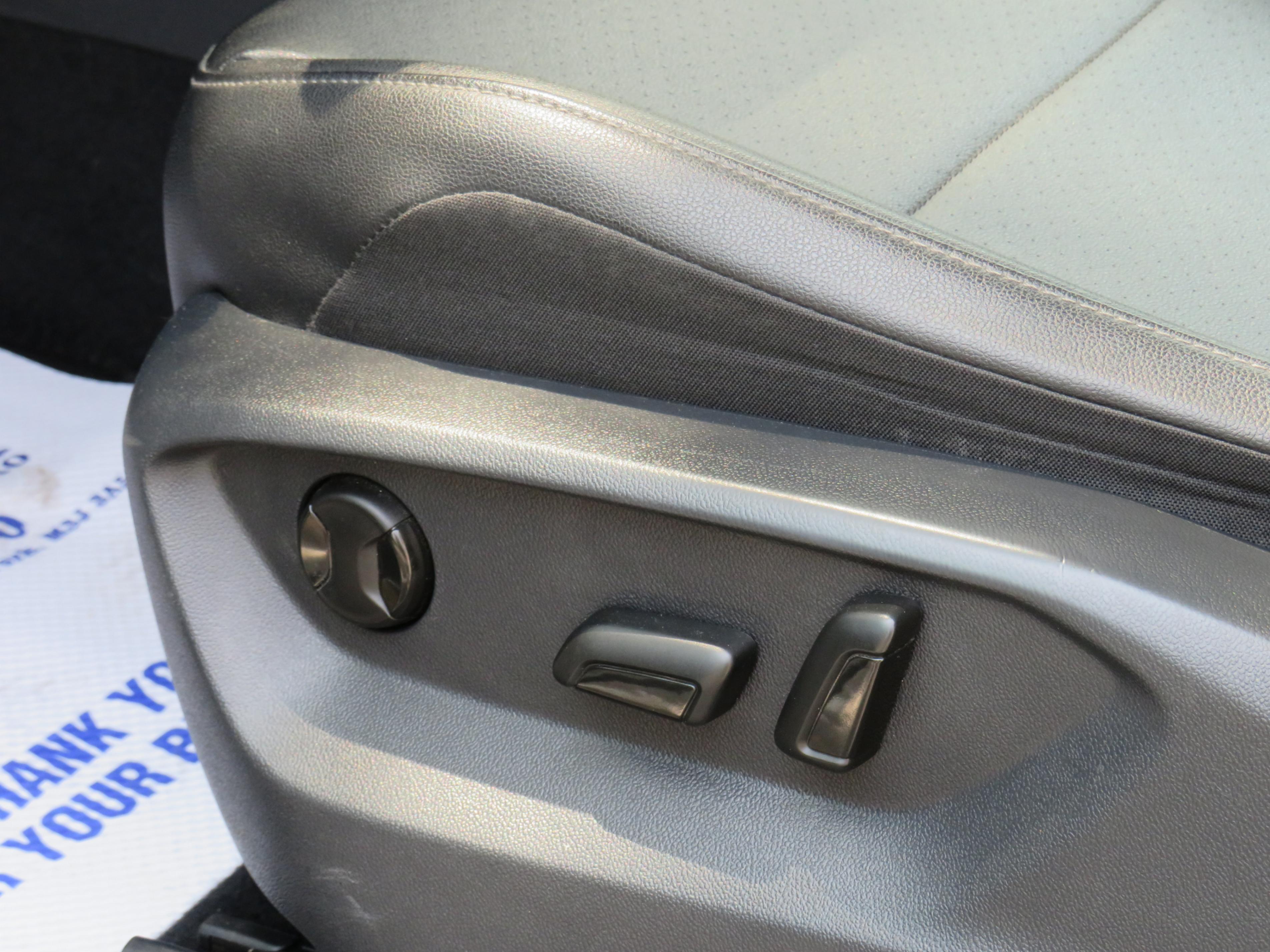 /laautomotive/2020-Volkswagen-Tiguan-43207229773929456.jpg