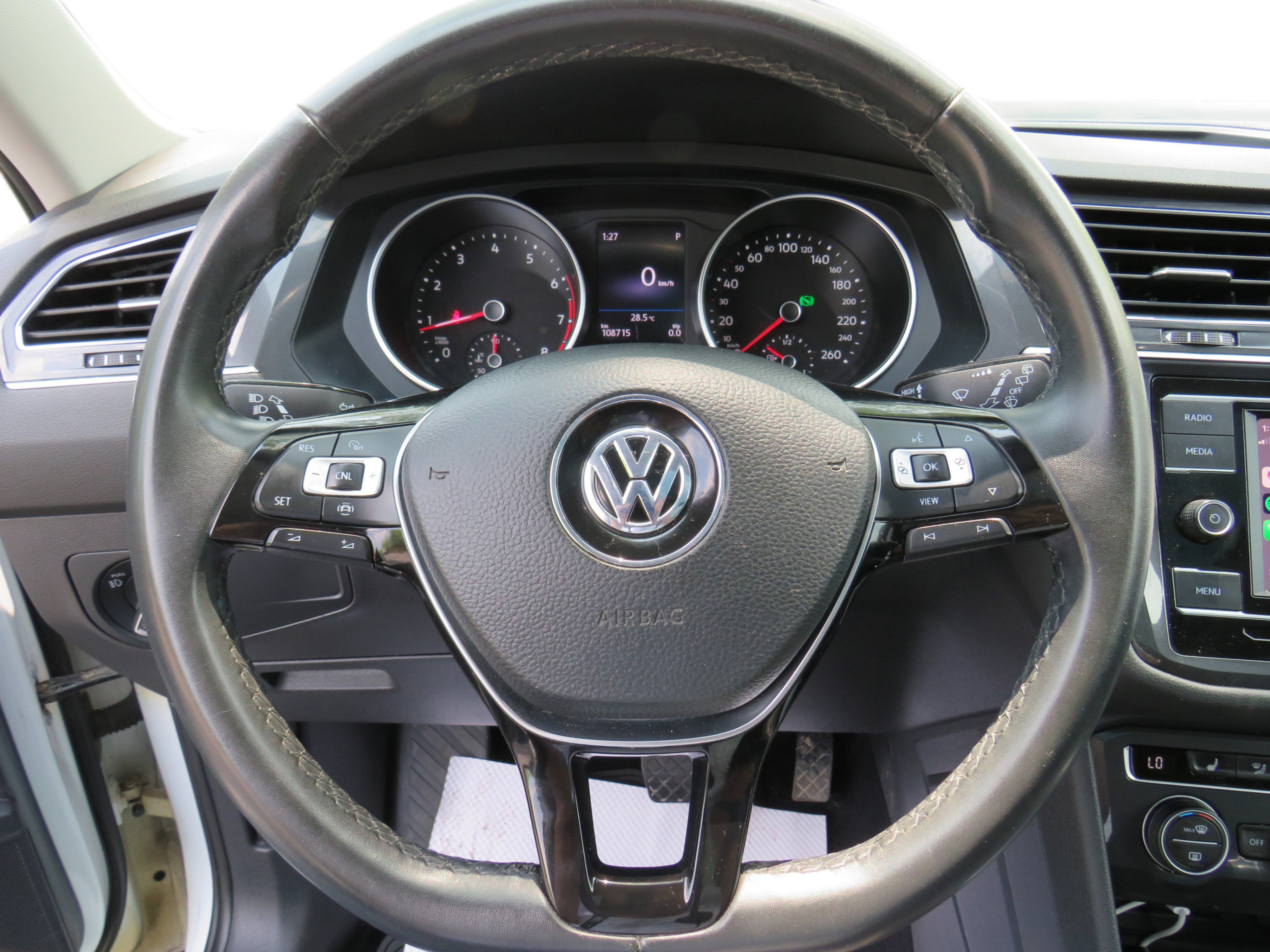 /laautomotive/2020-Volkswagen-Tiguan-547344723366481.jpg
