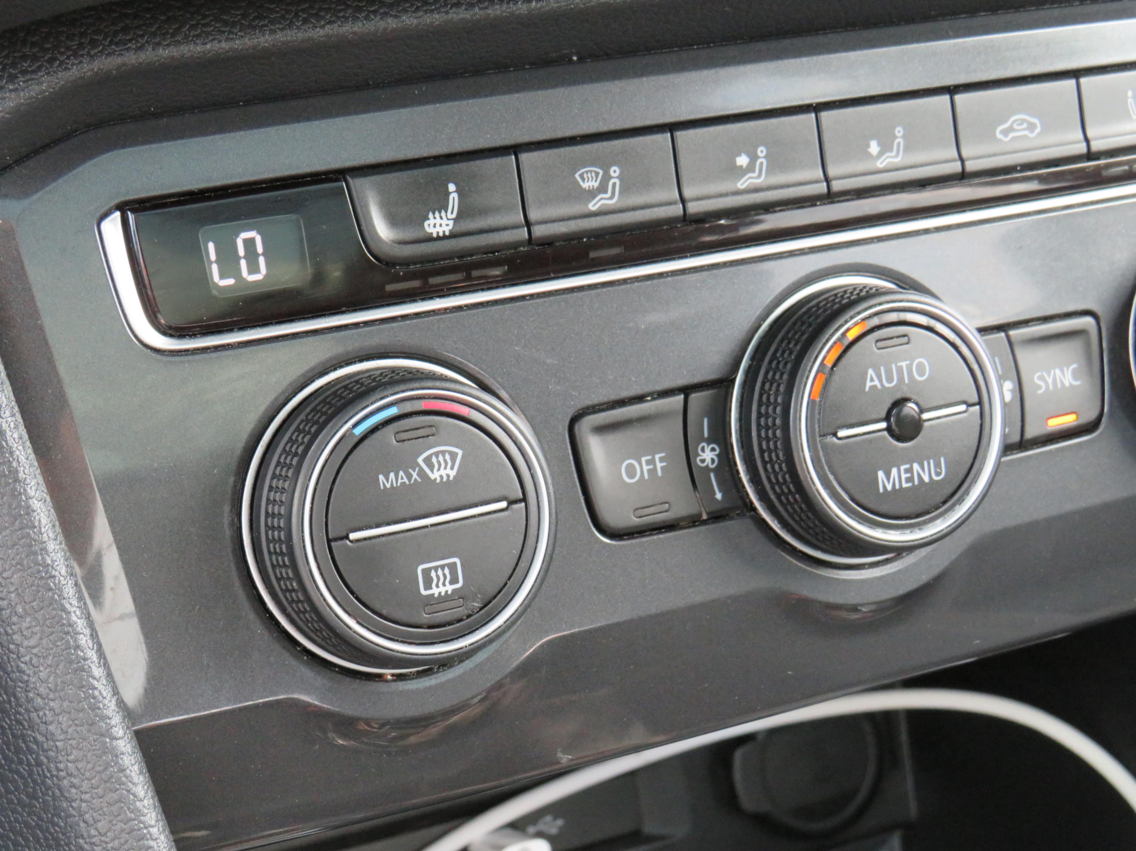 /laautomotive/2020-Volkswagen-Tiguan-6867853478965582.jpg