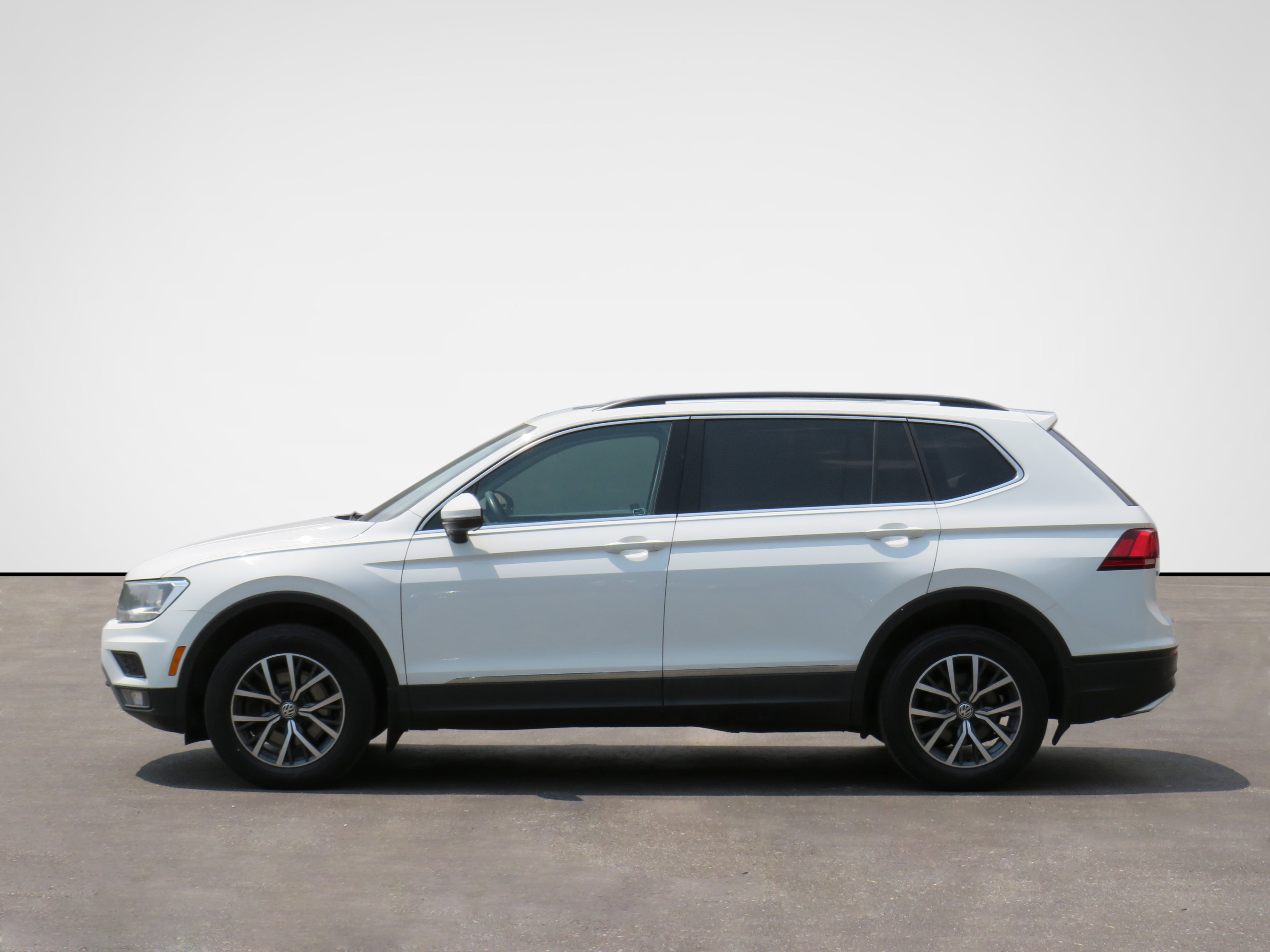 /laautomotive/2020-Volkswagen-Tiguan-7404677198597267.jpg