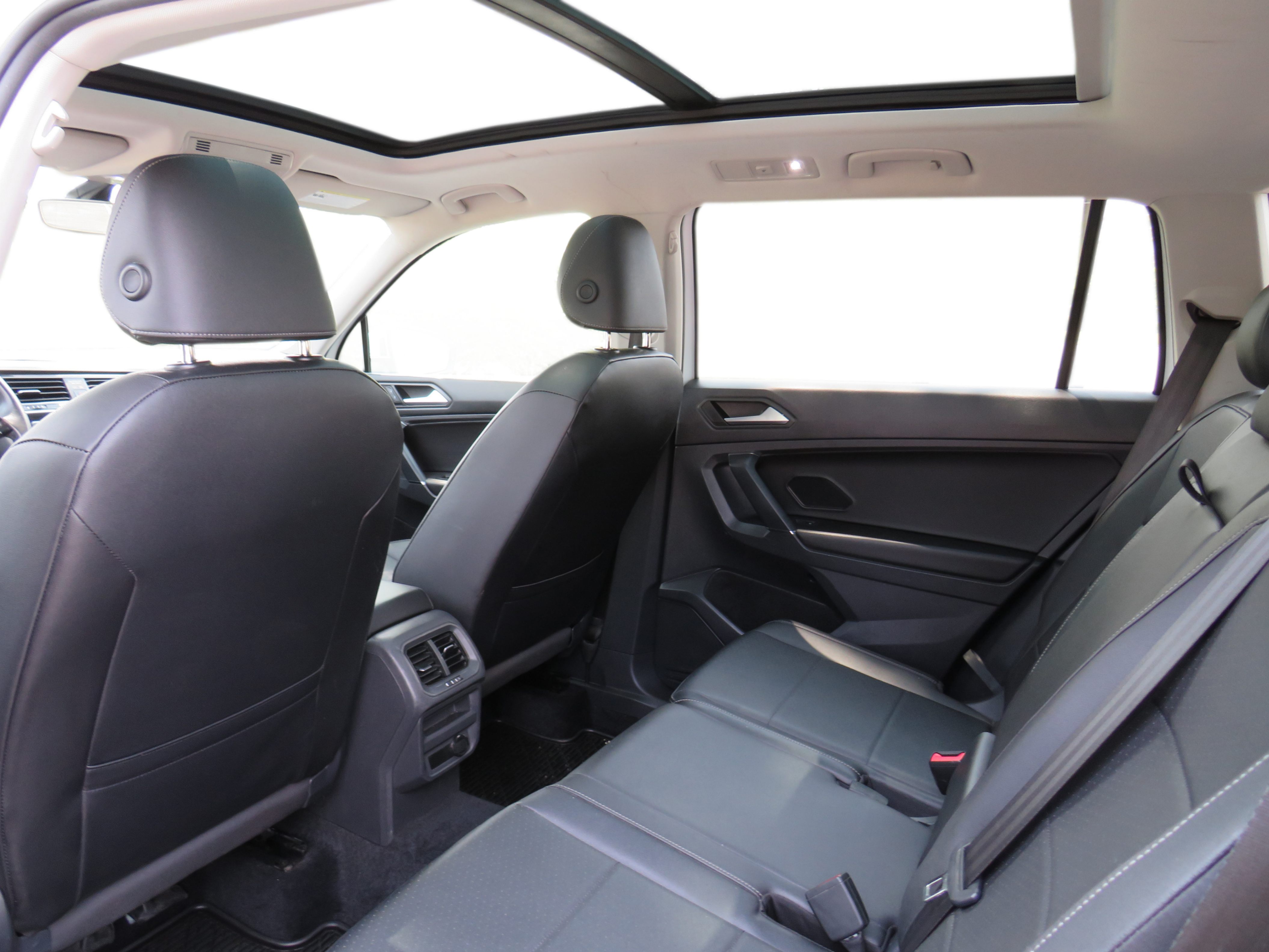 /laautomotive/2020-Volkswagen-Tiguan-8271382432757215.jpg