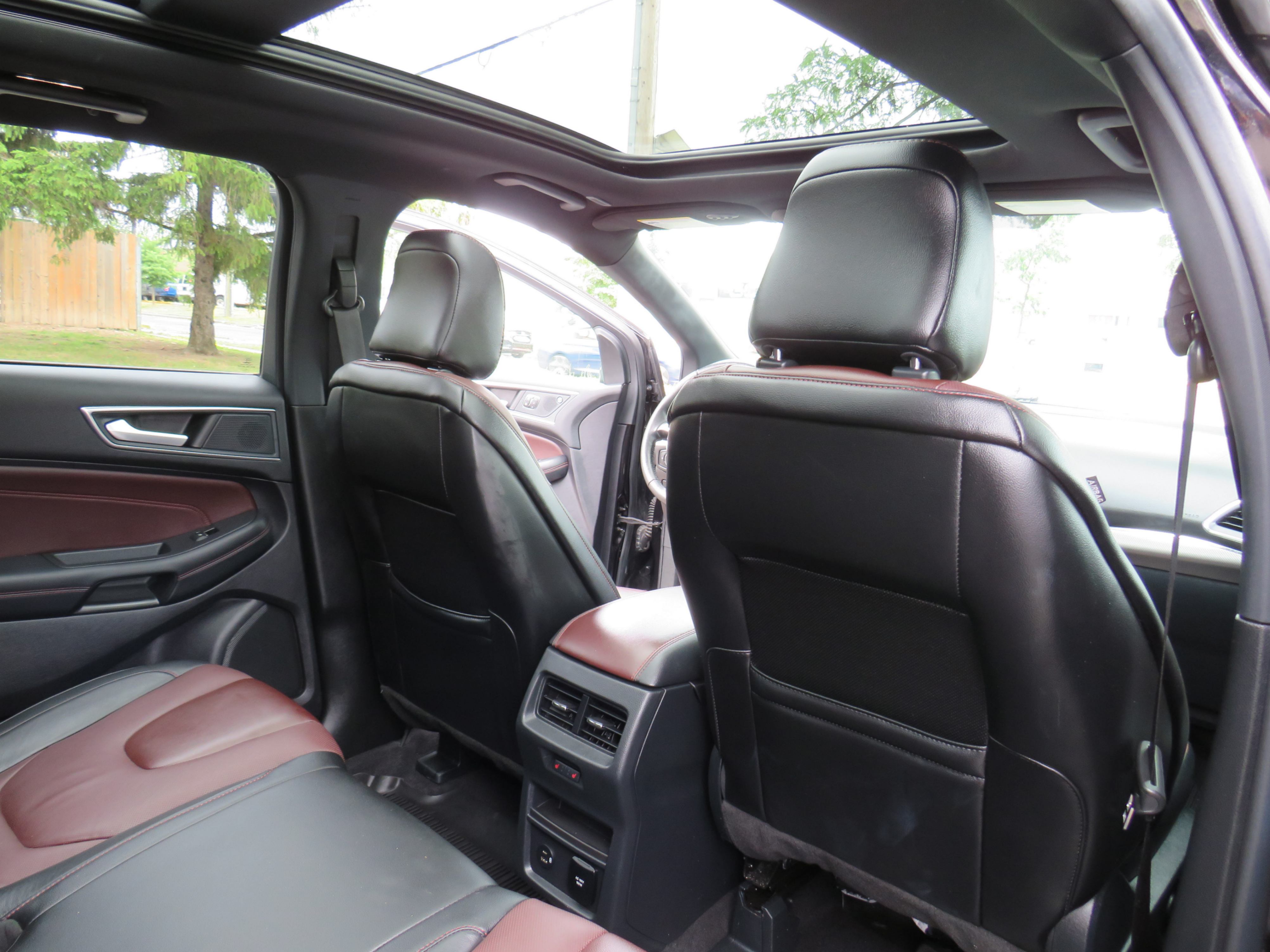 /laautomotive/2021-Ford-Edge-008569855707855512.jpg