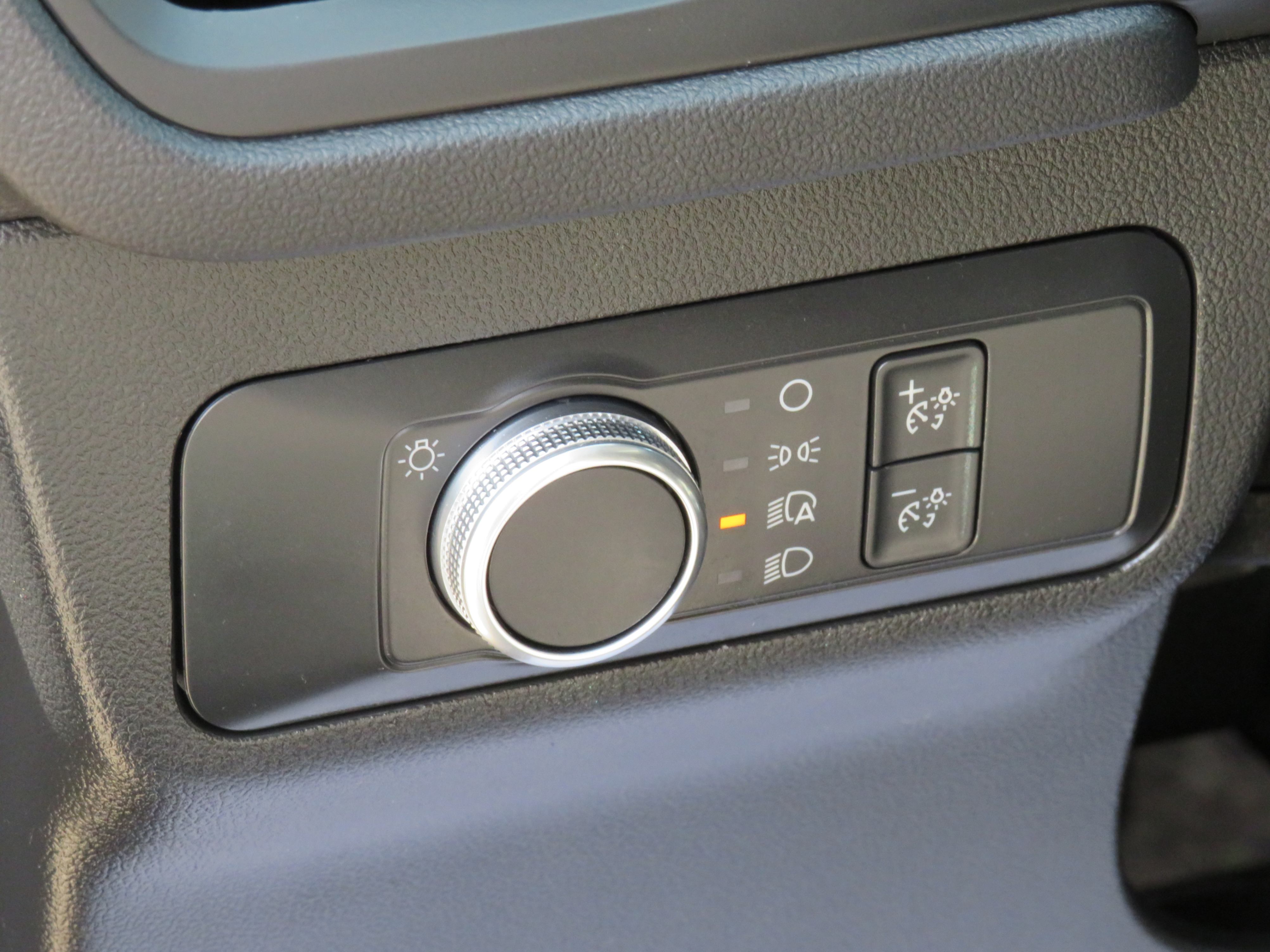/laautomotive/2021-Ford-Escape-24637051990215464.jpg