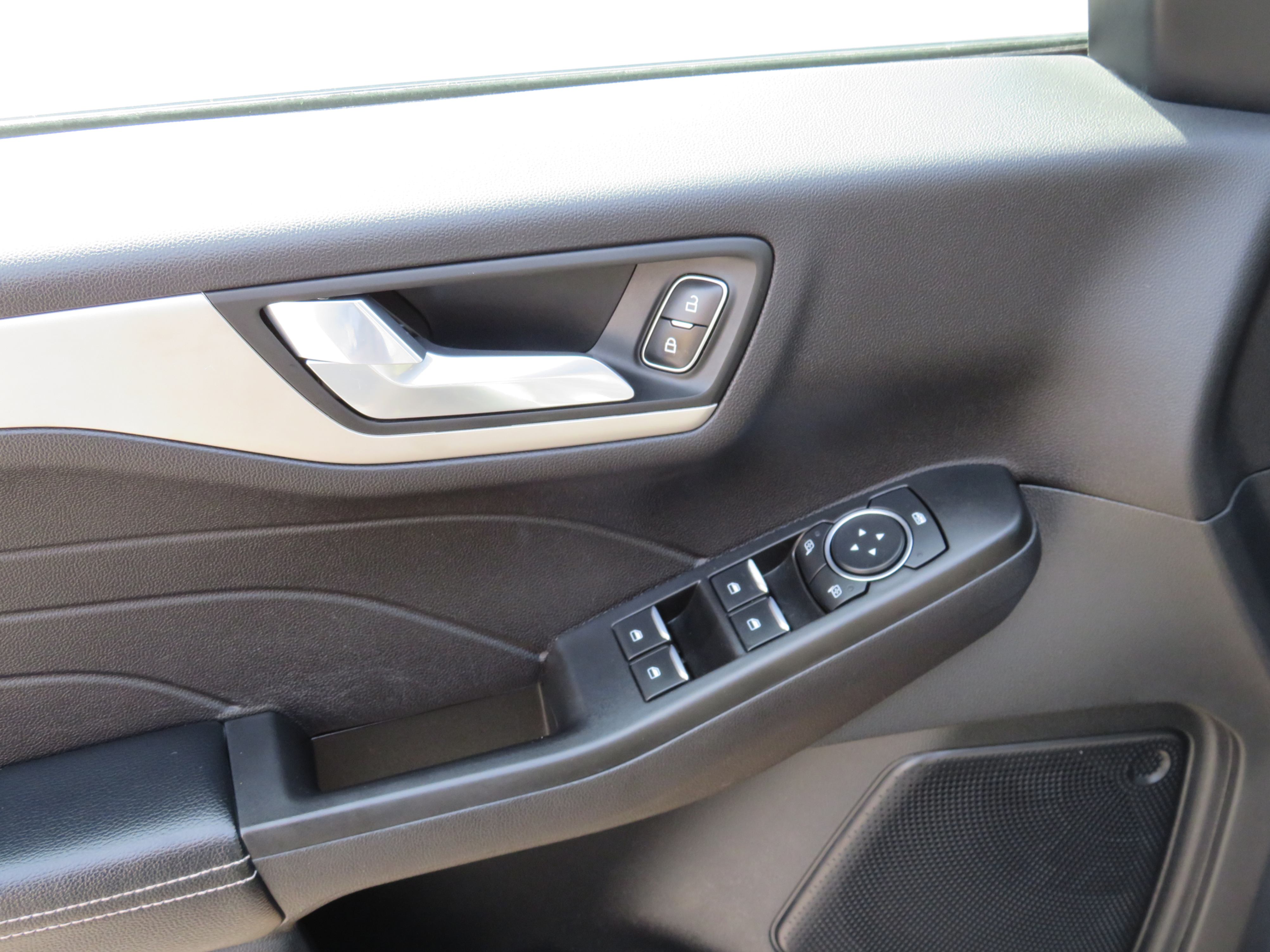 /laautomotive/2021-Ford-Escape-7057379817521119.jpg