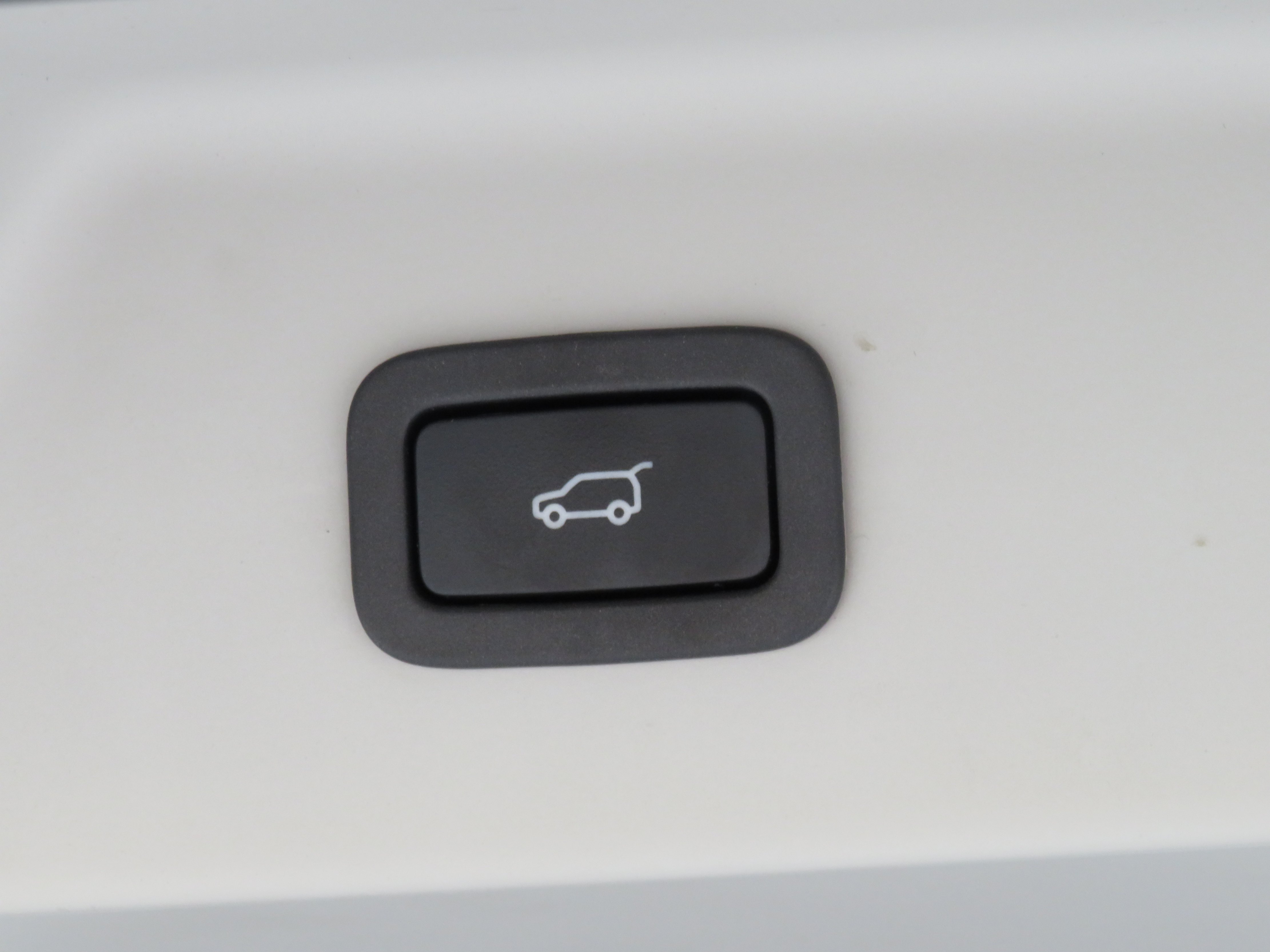 /laautomotive/2021-LandRover-RangeRover-04178746082310636.jpg