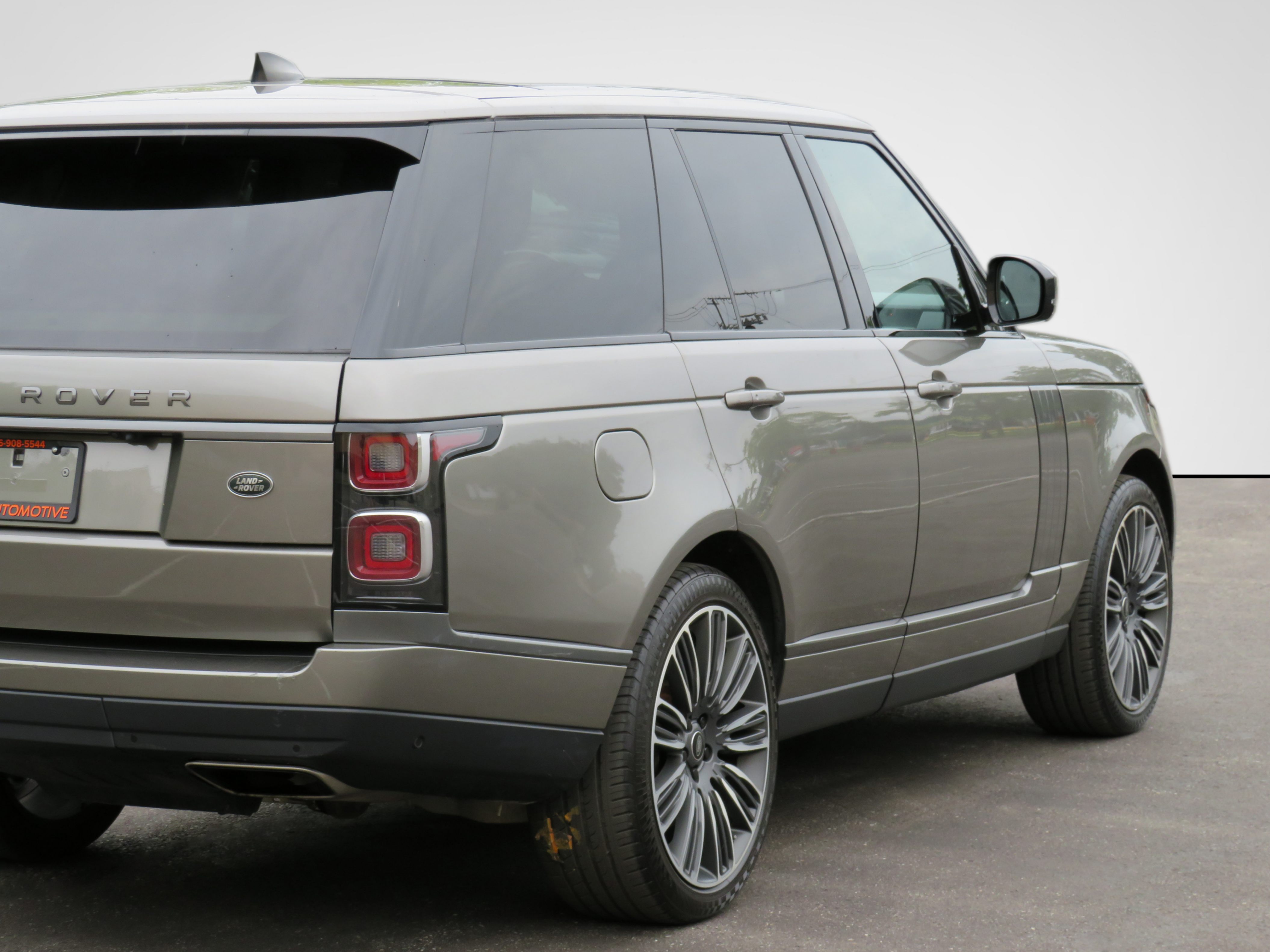 /laautomotive/2021-LandRover-RangeRover-5168977265041694.jpg