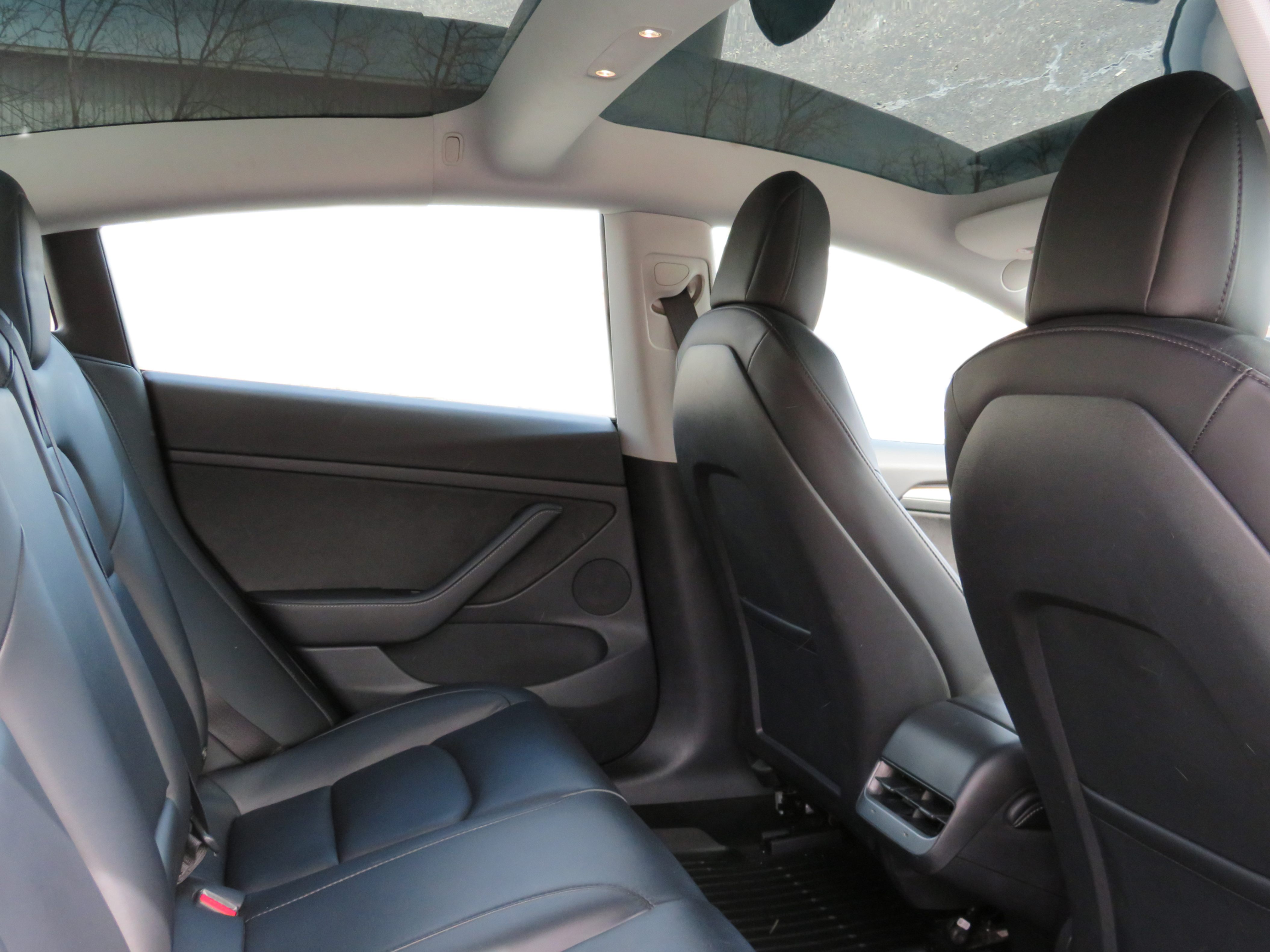 /laautomotive/2021-Tesla-Model3-06009124806512944.jpg
