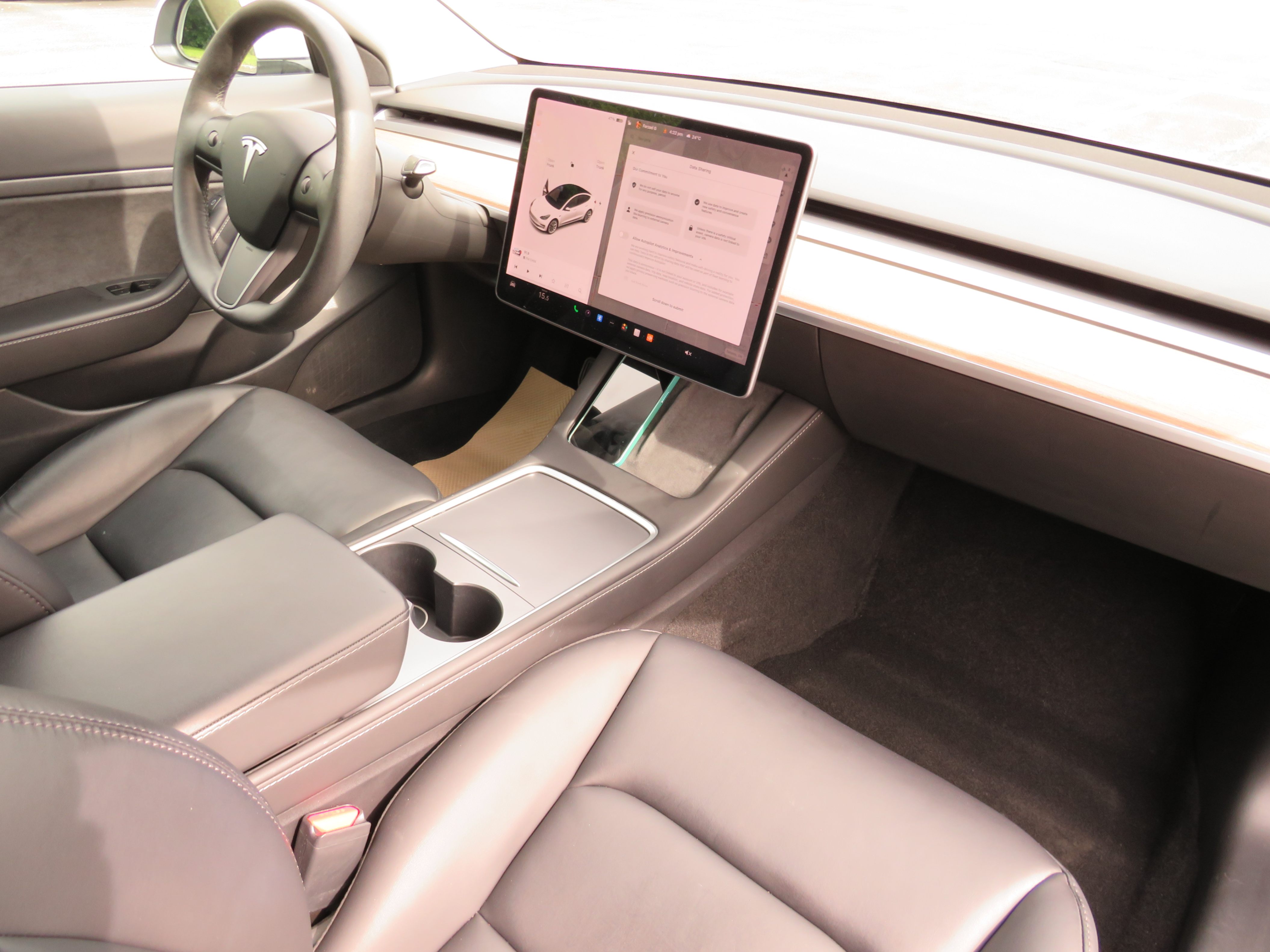 /laautomotive/2021-Tesla-Model3-08672447200244249.jpg