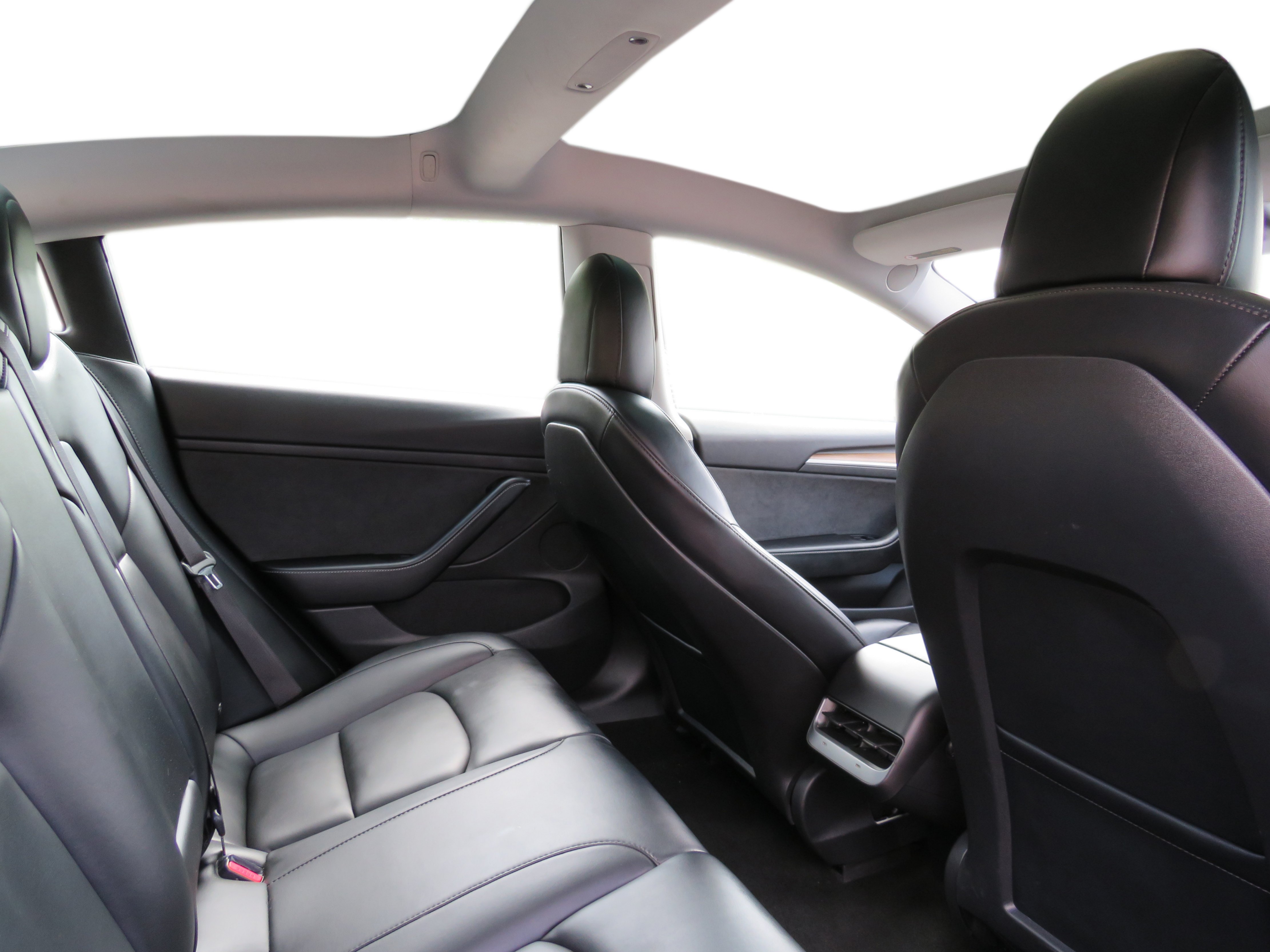 /laautomotive/2021-Tesla-Model3-24254418663764454.jpg