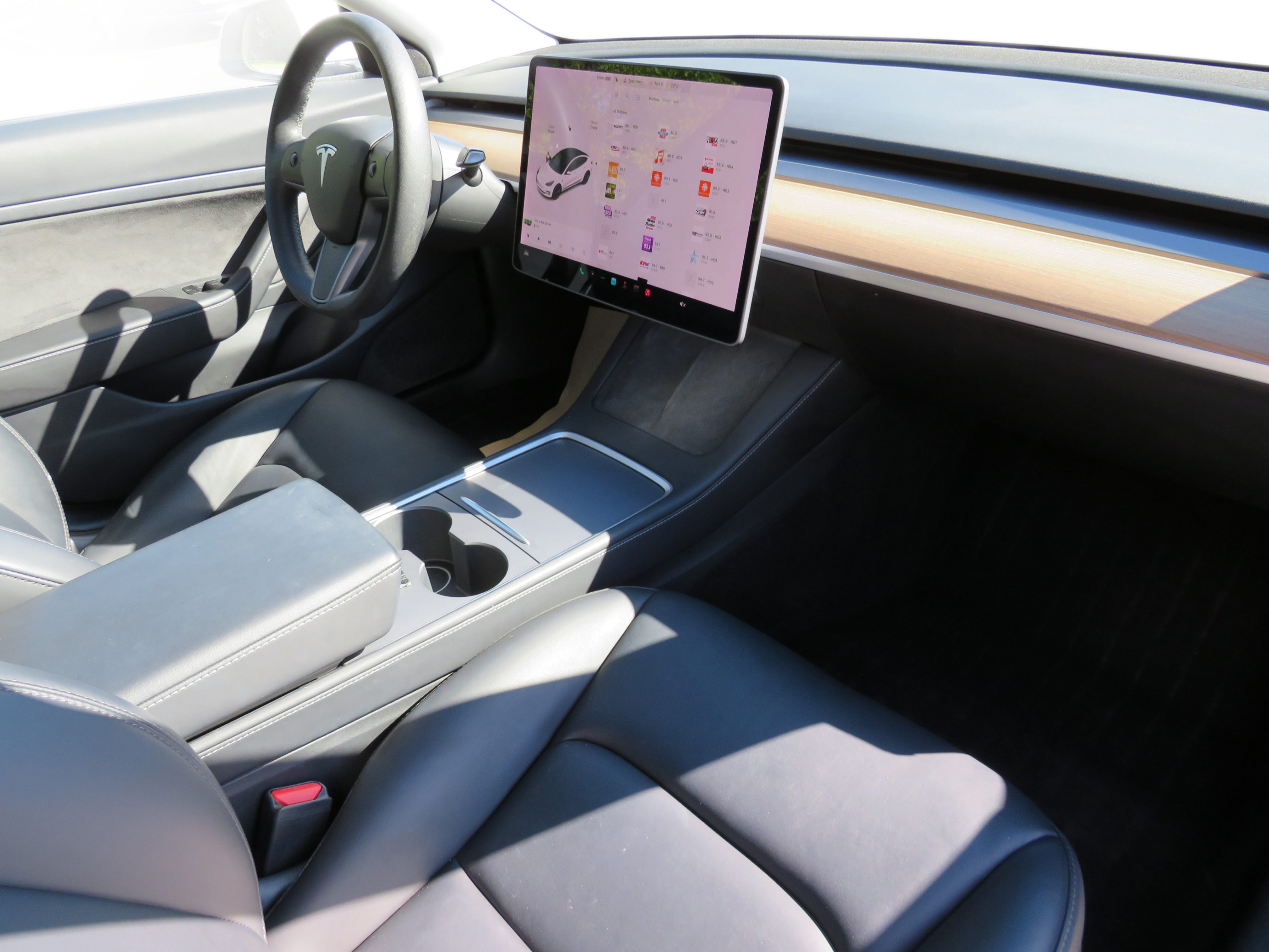 /laautomotive/2021-Tesla-Model3-389798502061353.jpg