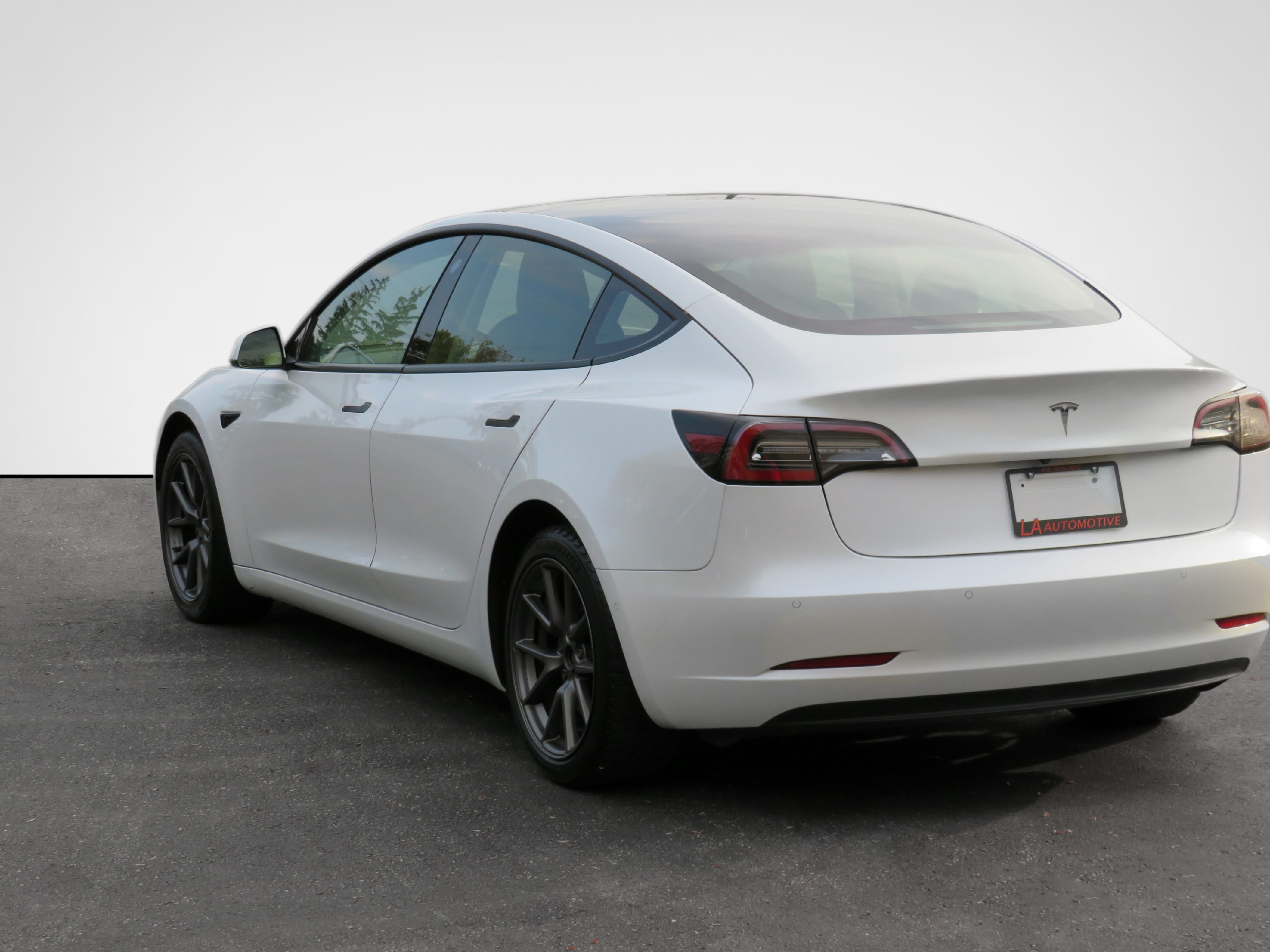 /laautomotive/2021-Tesla-Model3-3939474076738916.jpg