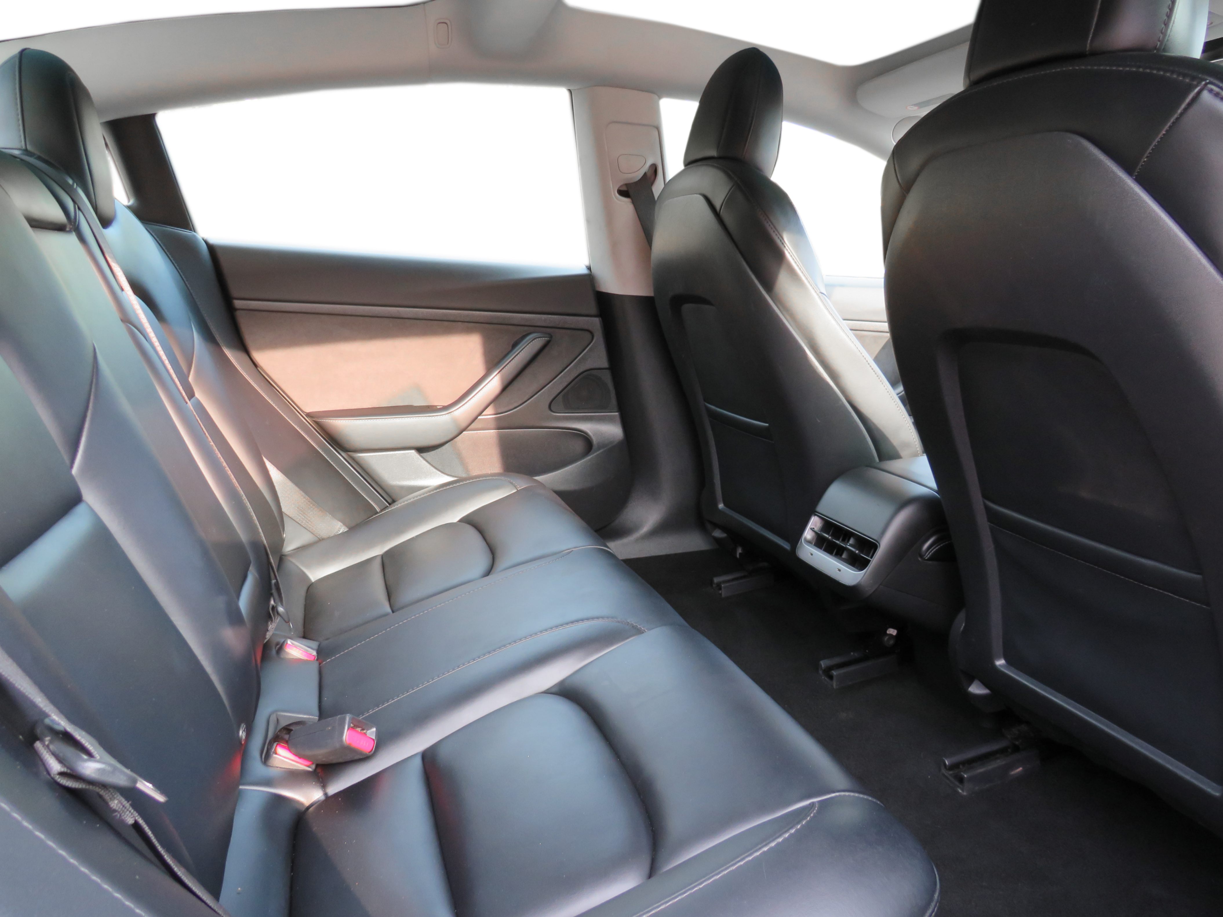 /laautomotive/2021-Tesla-Model3-4079297922436178.jpg