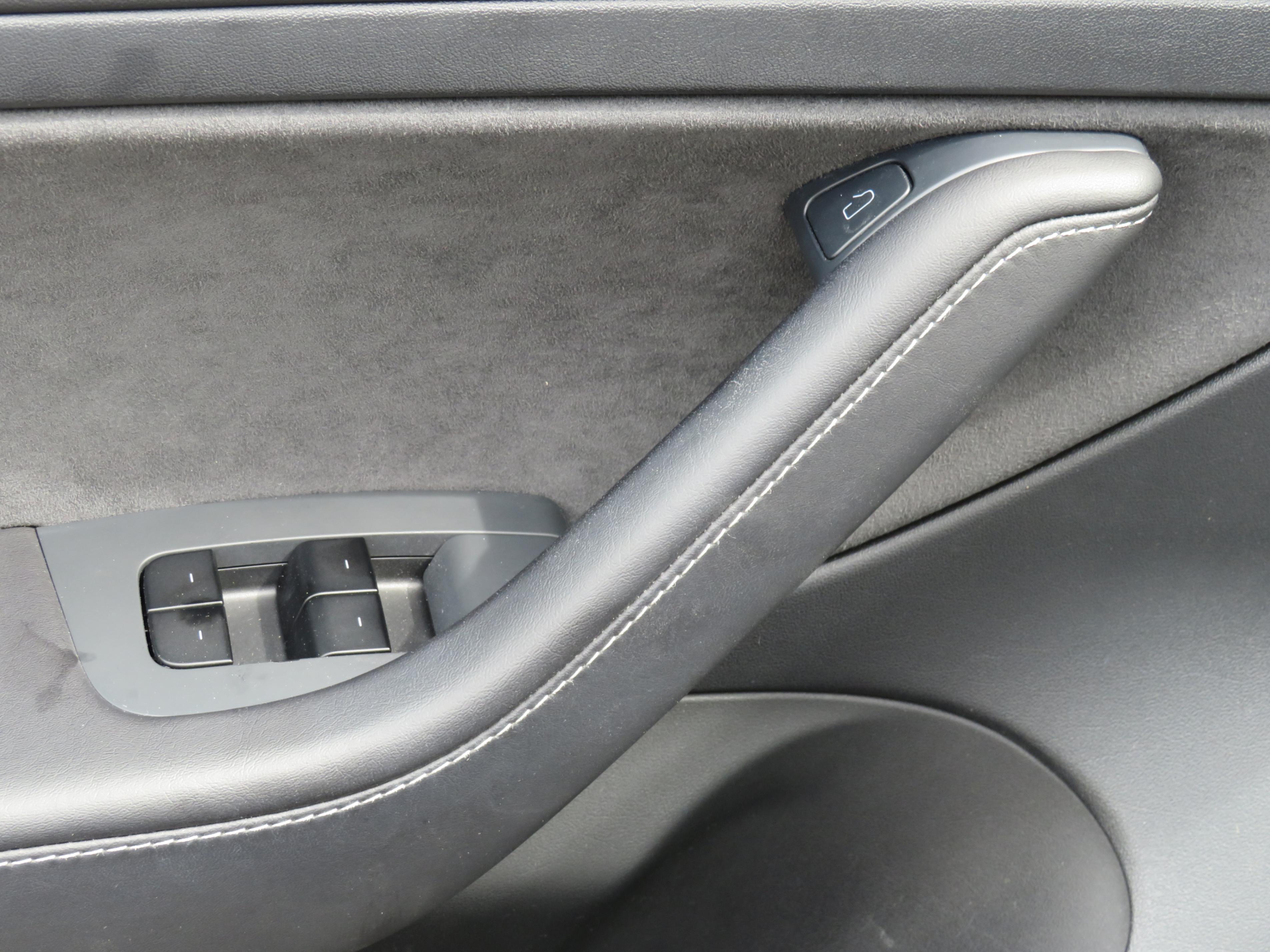 /laautomotive/2021-Tesla-Model3-48510674404440657.jpg