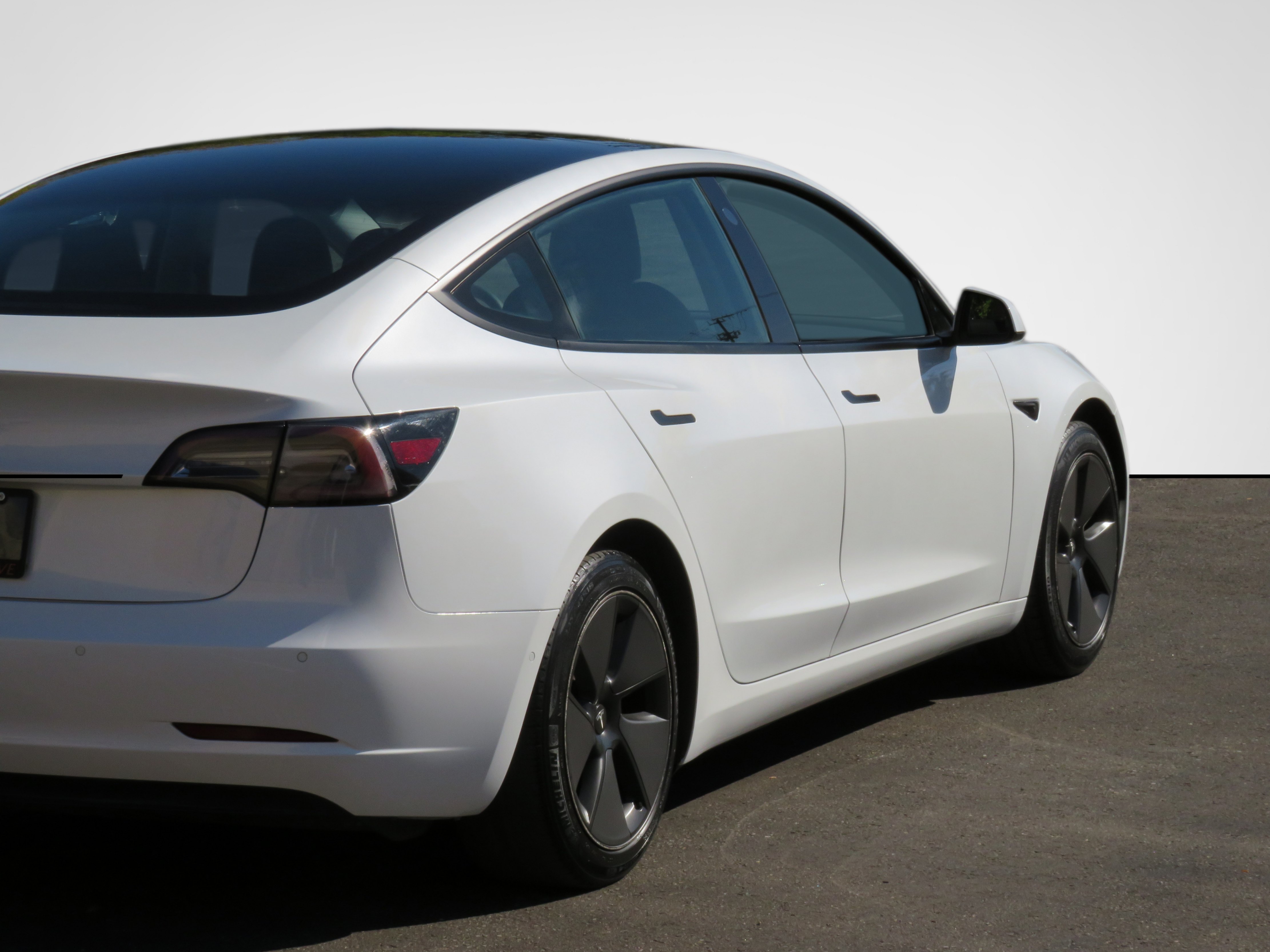 /laautomotive/2021-Tesla-Model3-5066884453105276.jpg