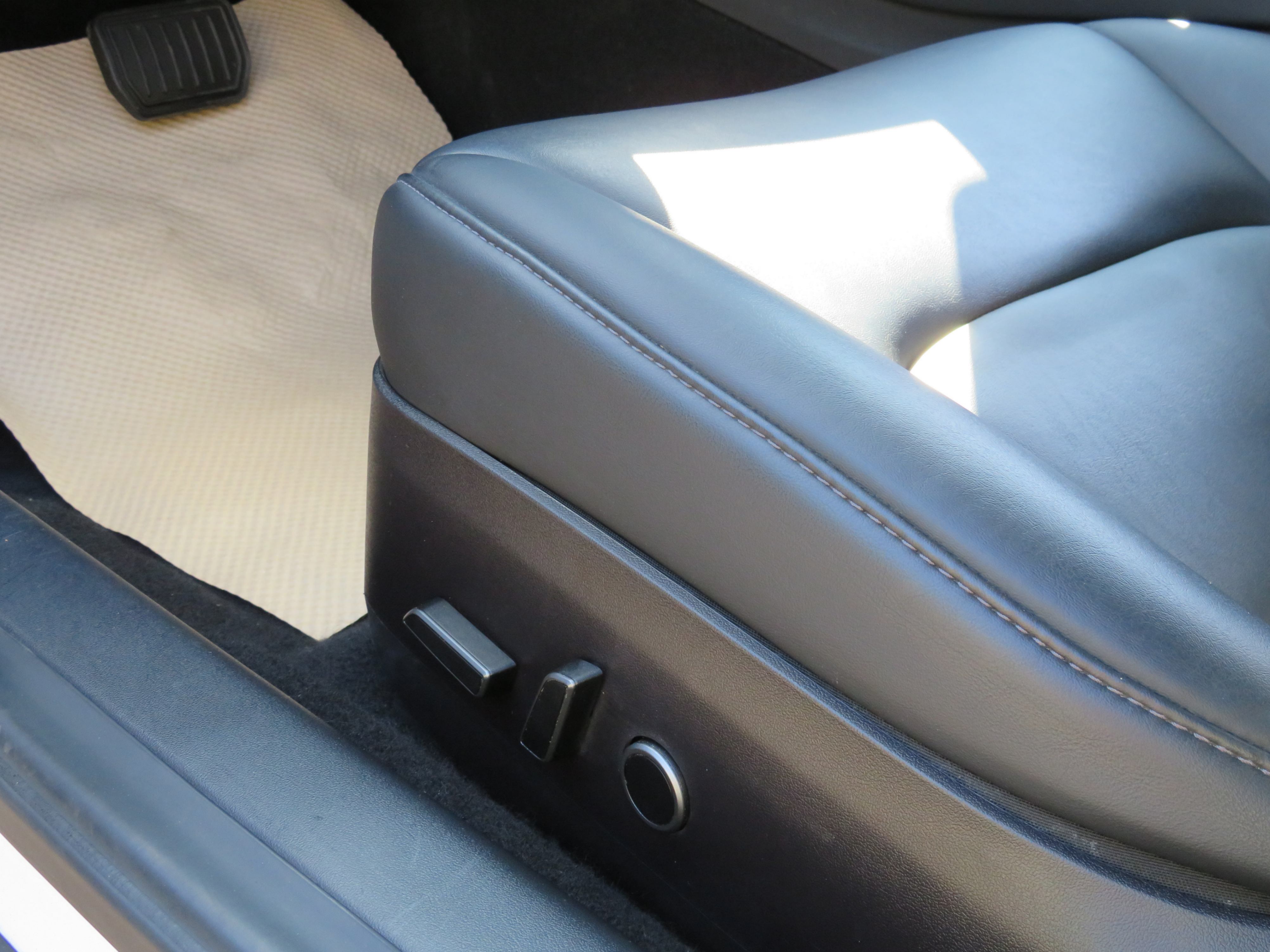 /laautomotive/2021-Tesla-Model3-5730048569671946.jpg