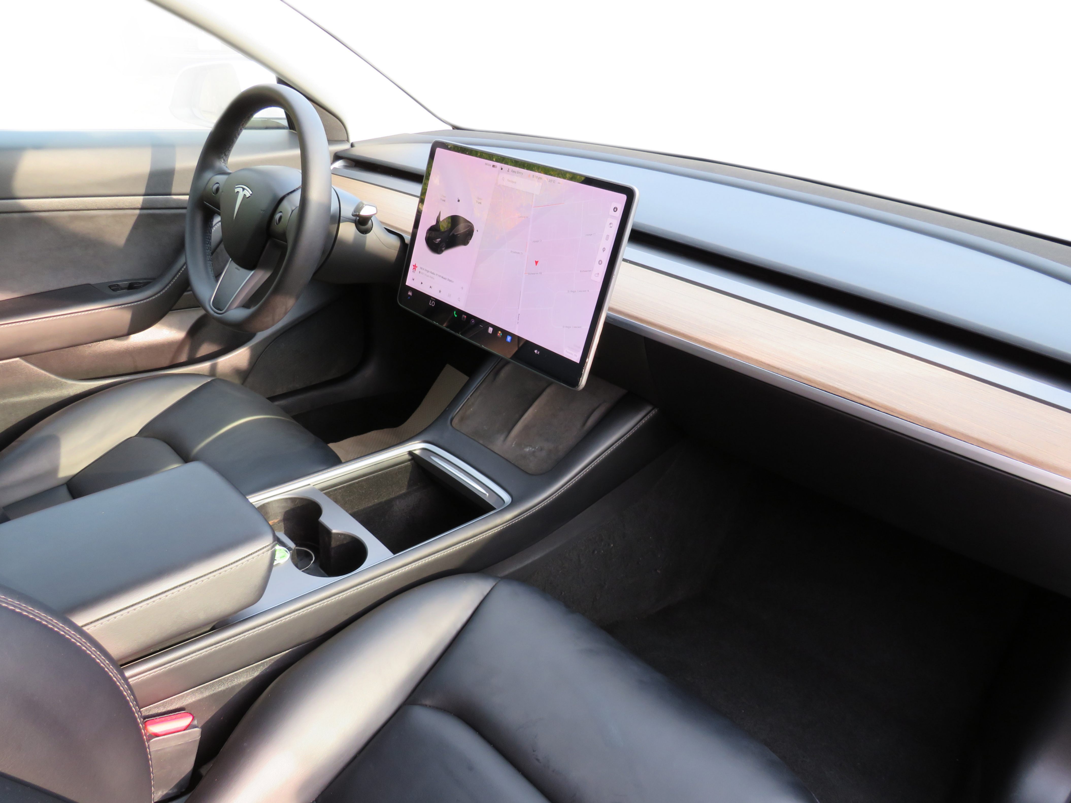 /laautomotive/2021-Tesla-Model3-6420351527044148.jpg