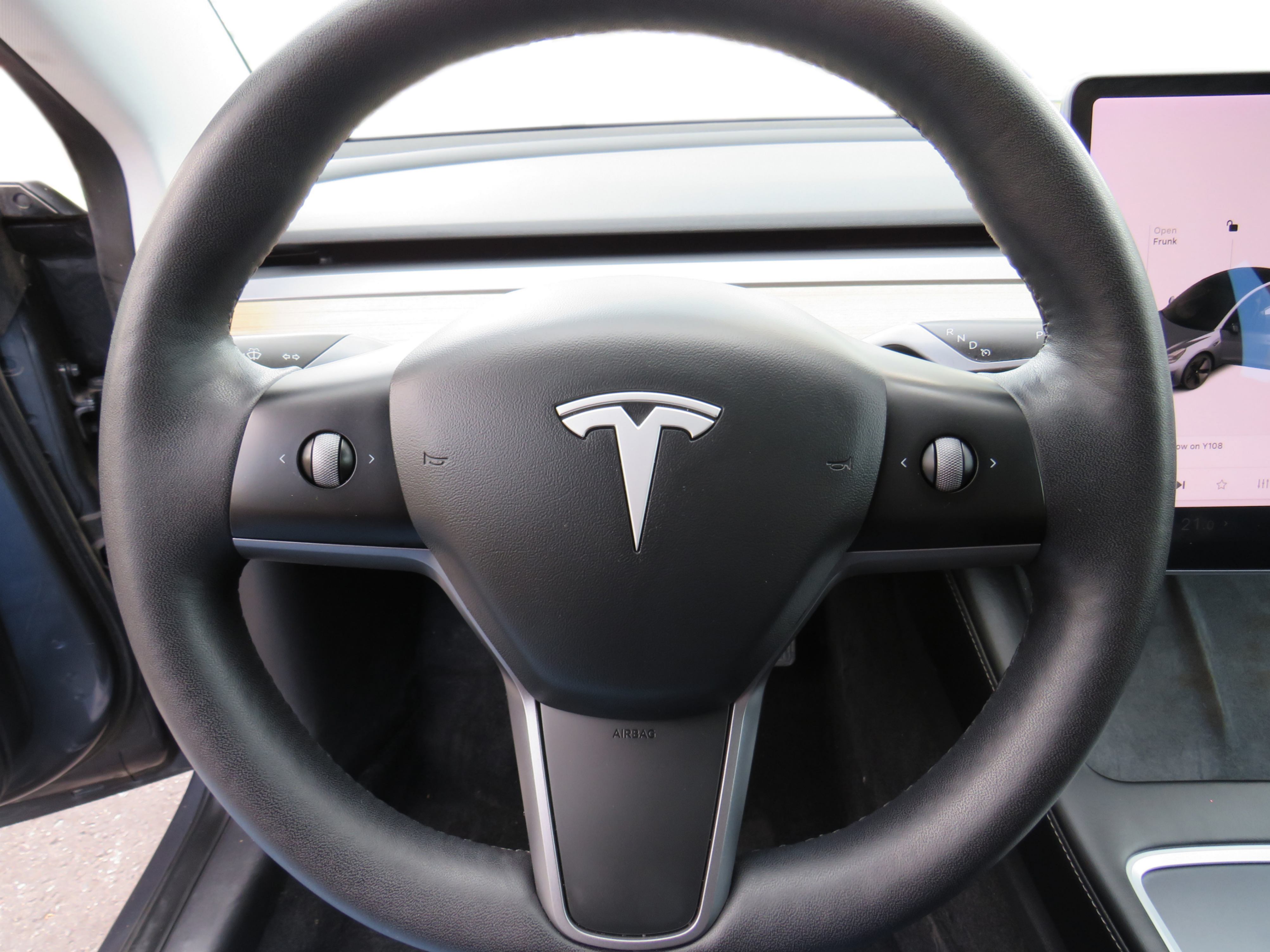 /laautomotive/2021-Tesla-Model3-7525341136114954.jpg