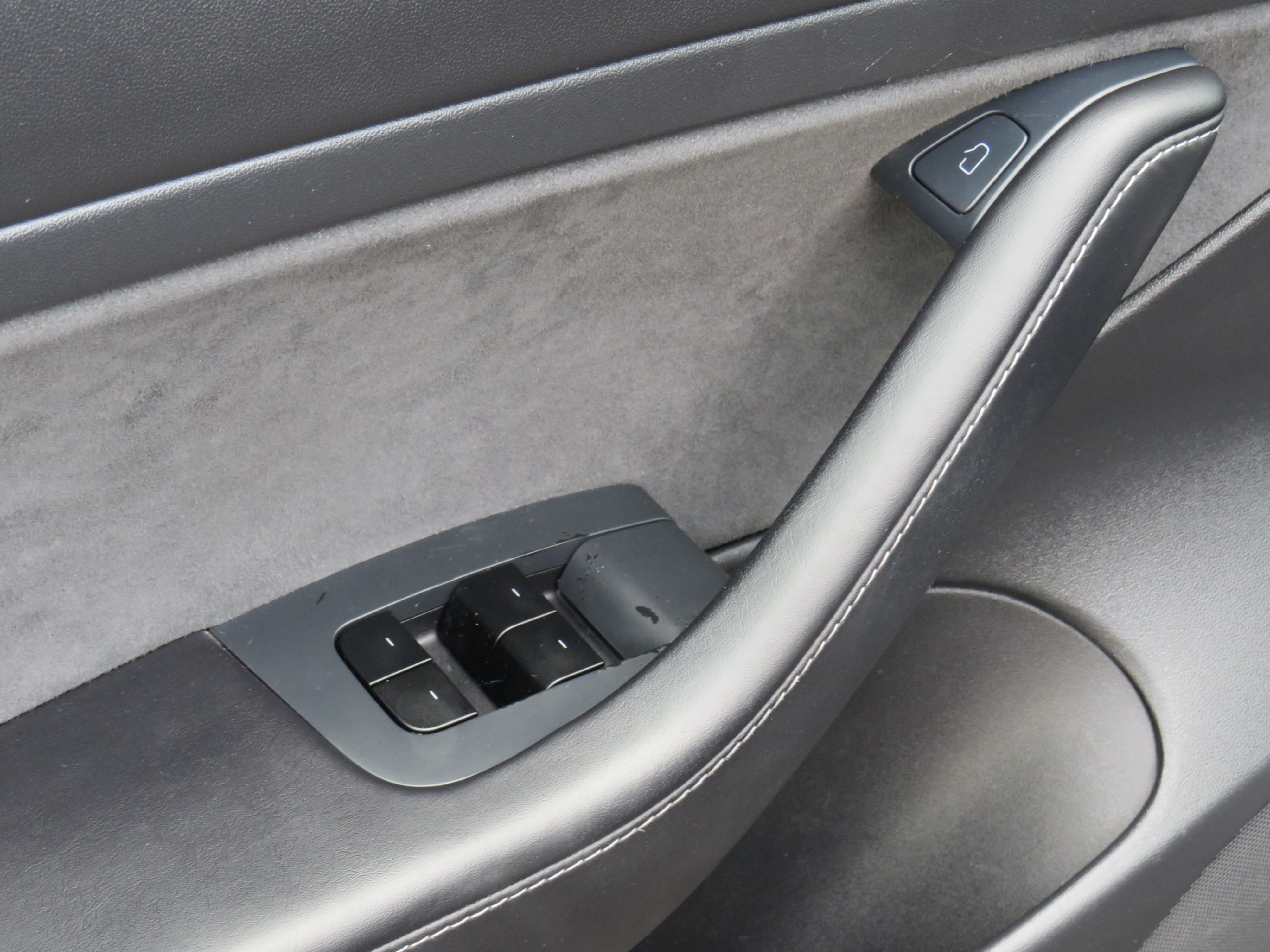 /laautomotive/2021-Tesla-Model3-8143317123951823.jpg