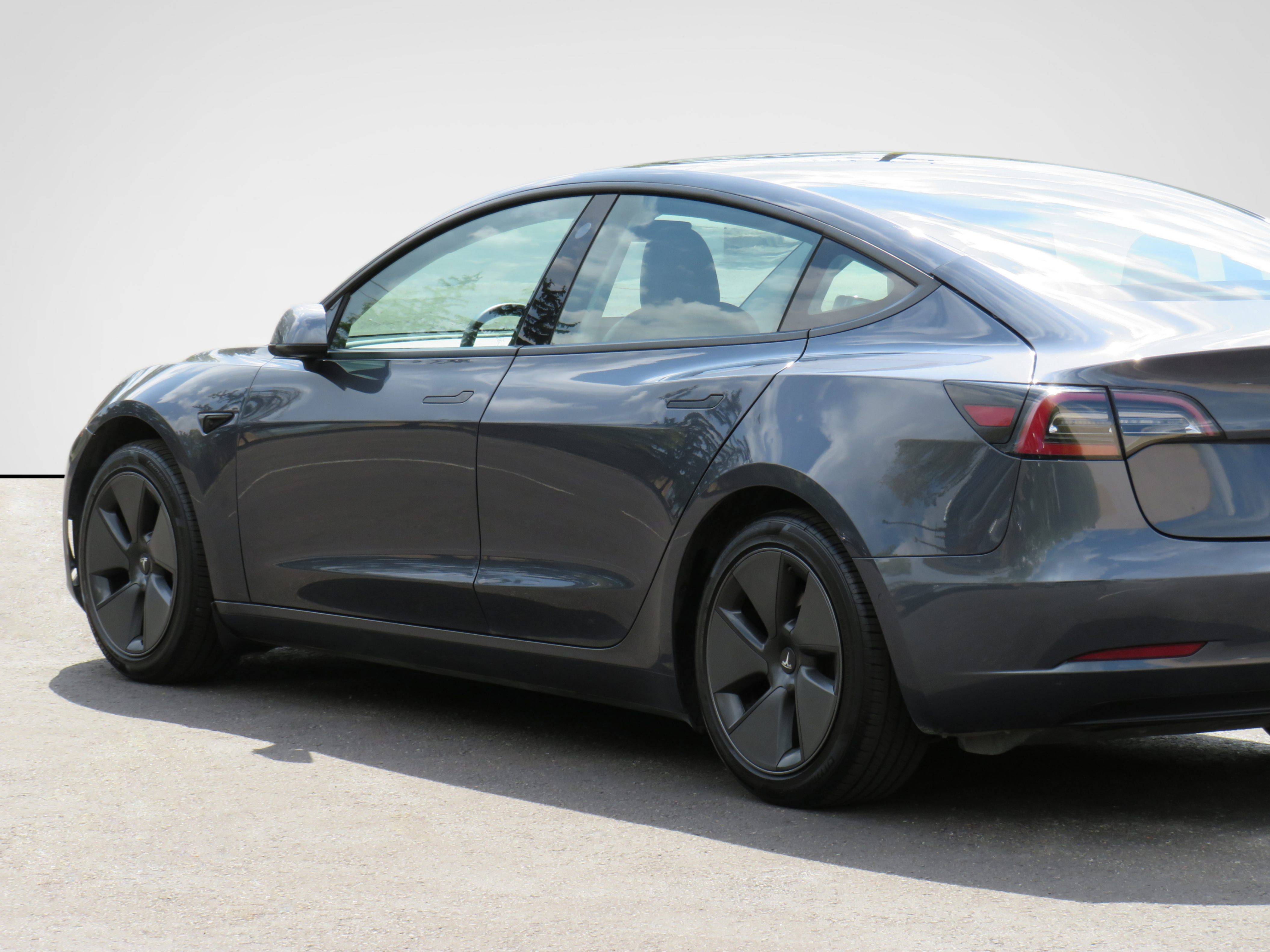 /laautomotive/2021-Tesla-Model3-8401447007209242.jpg