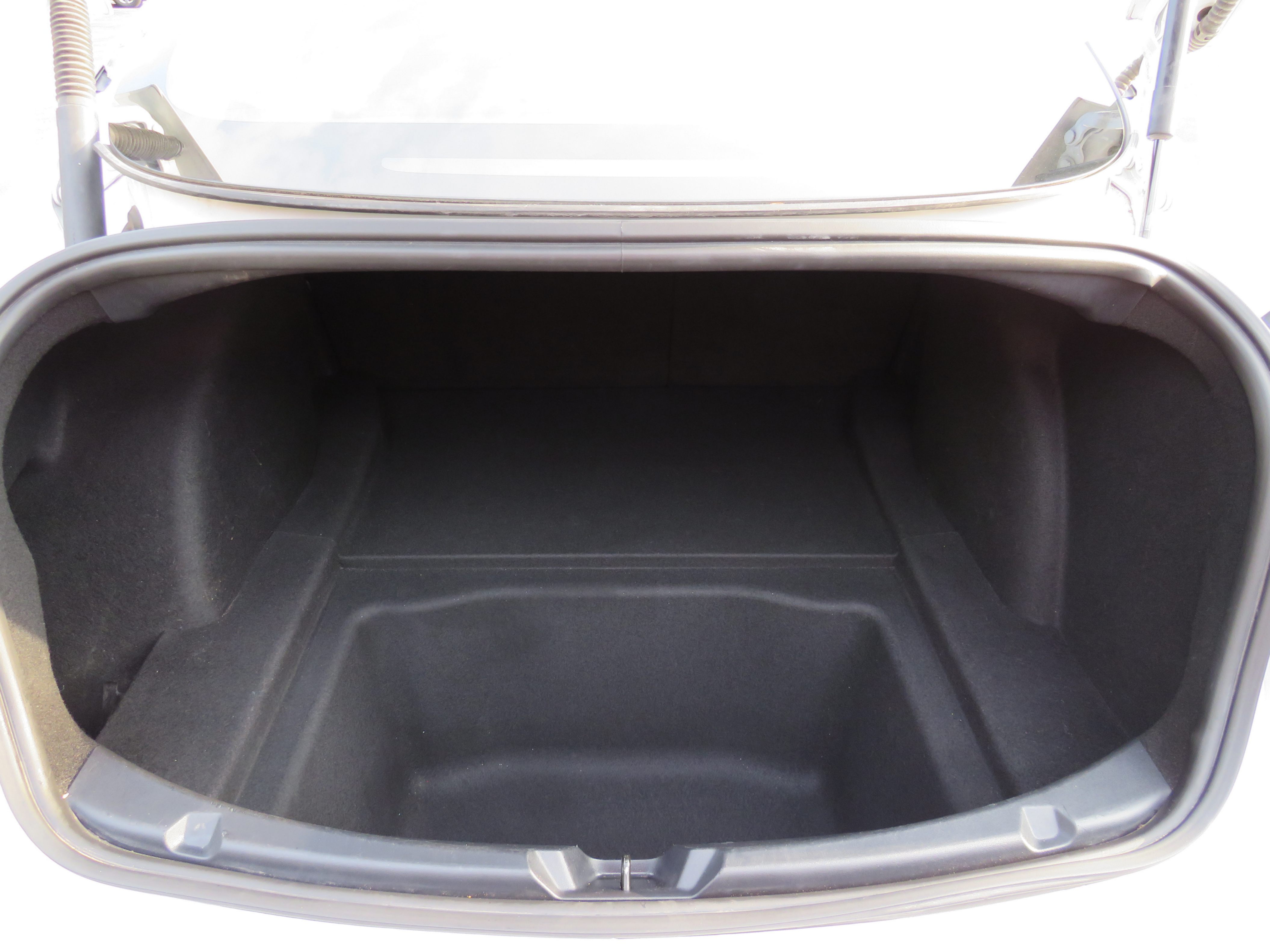 /laautomotive/2021-Tesla-Model3-9840935086028304.jpg