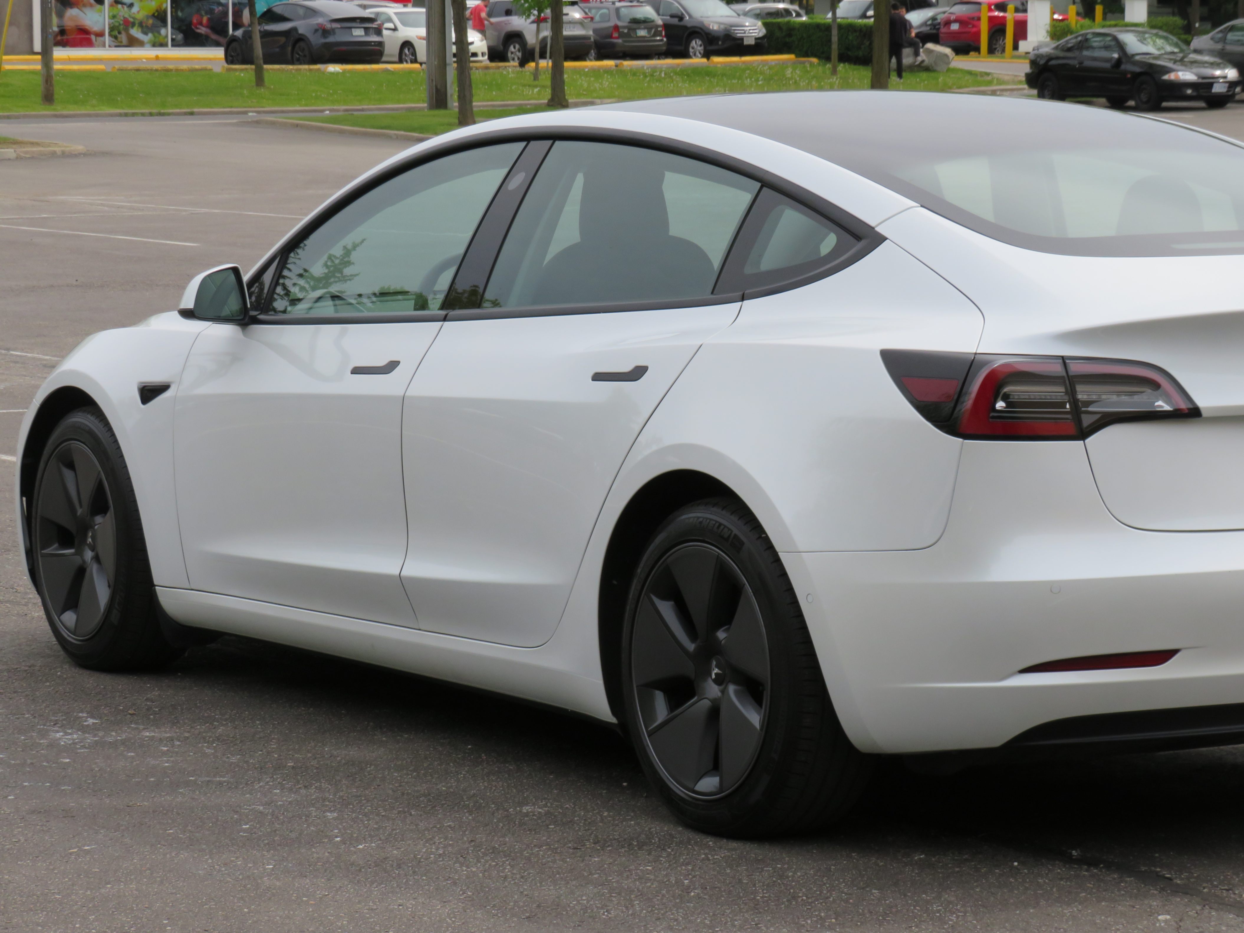 /laautomotive/2021-Tesla-Model3-992942088420177.jpg