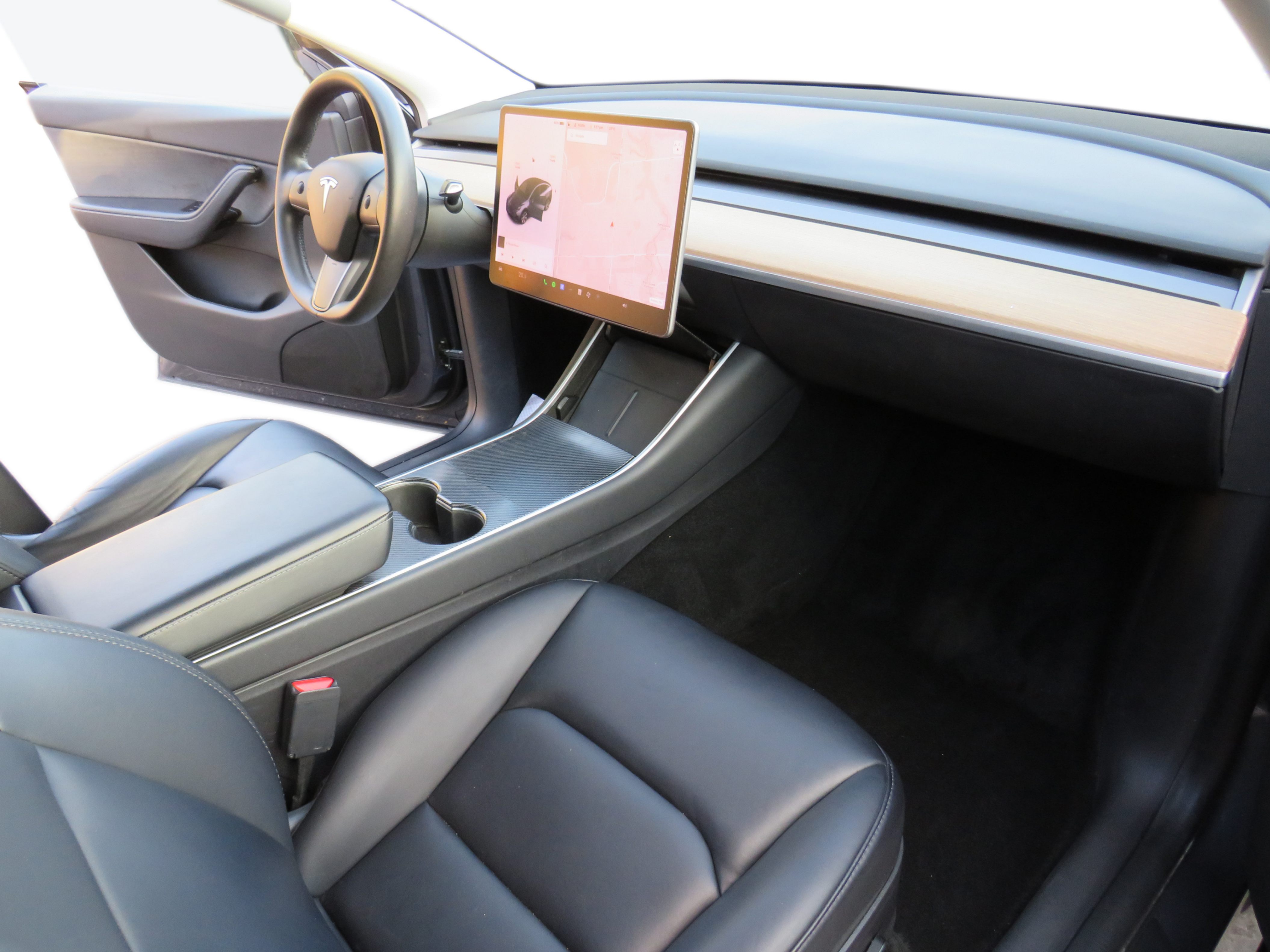 /laautomotive/2021-Tesla-ModelY-004959441244731355.jpg