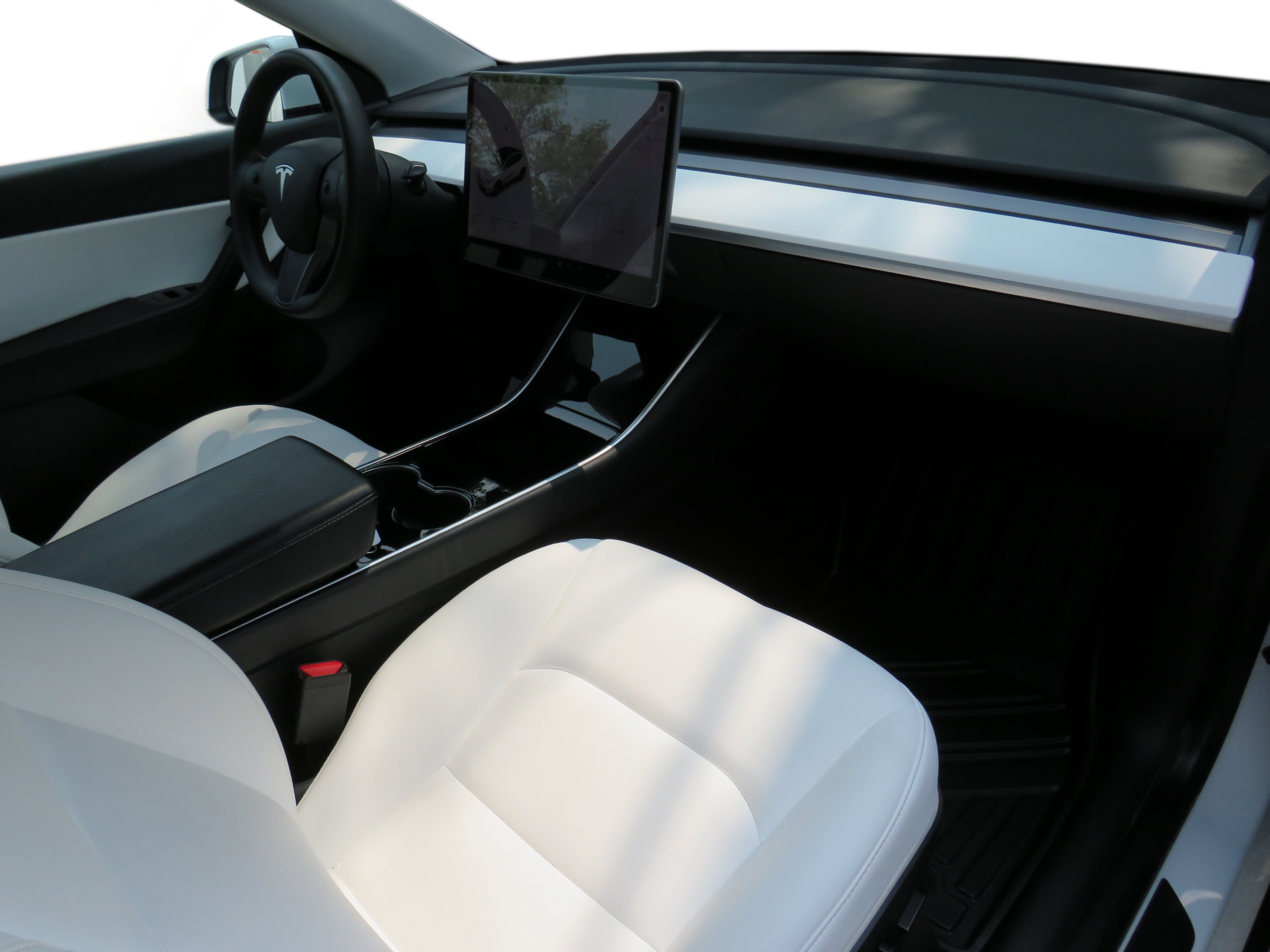 /laautomotive/2021-Tesla-ModelY-5196913526557212.jpg