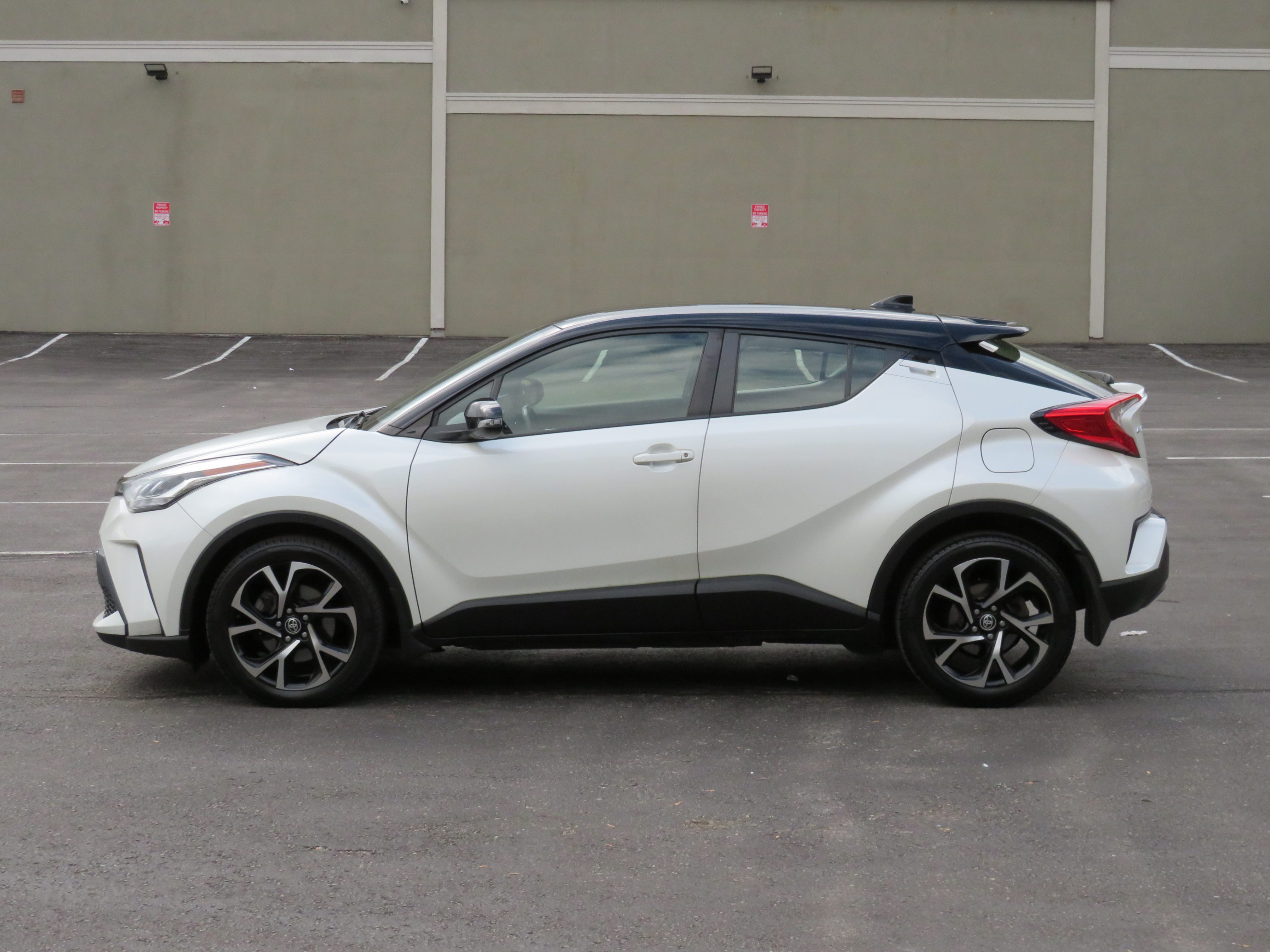 /laautomotive/2021-Toyota-C-HR-4227579778076396.jpg