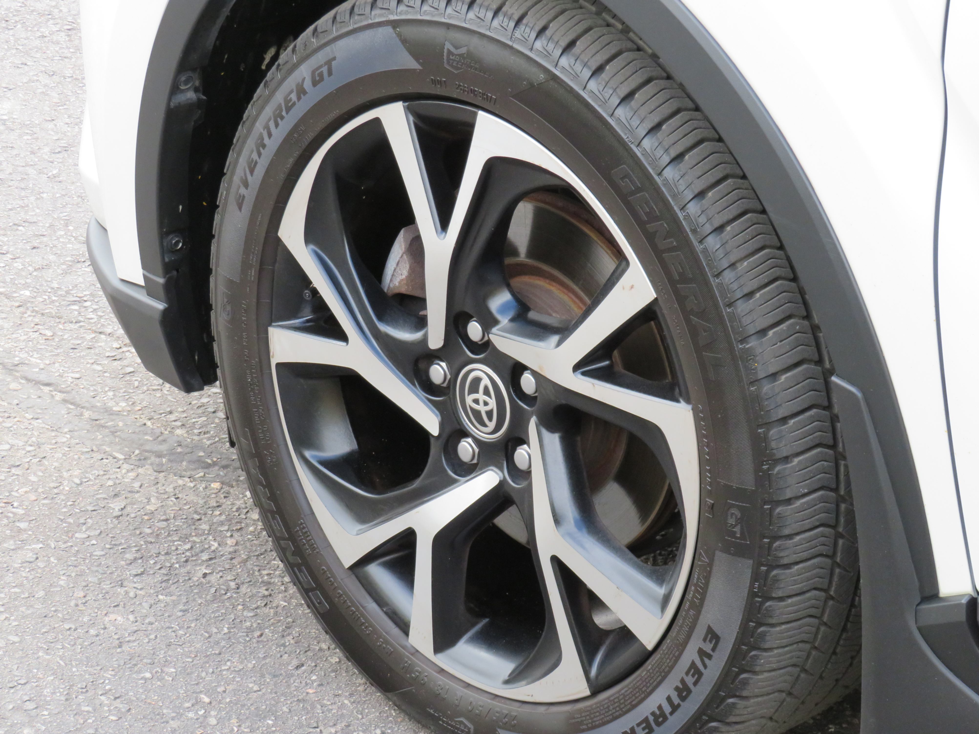/laautomotive/2021-Toyota-C-HR-4616888473323515.jpg