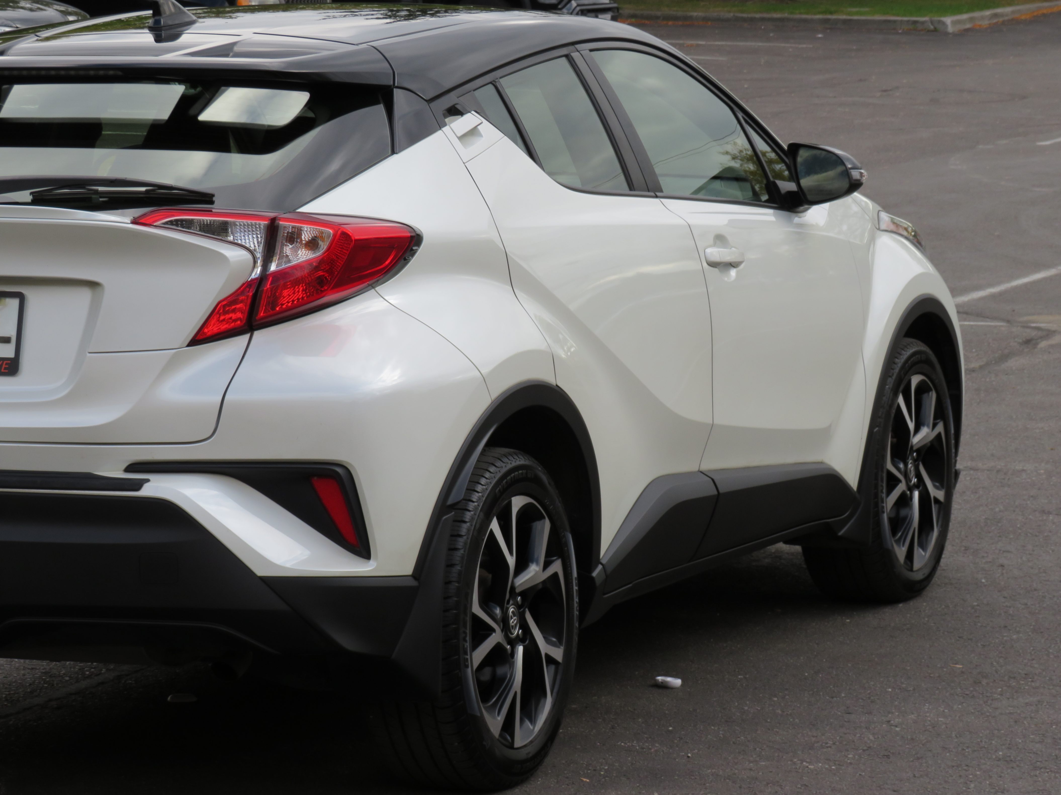 /laautomotive/2021-Toyota-C-HR-4747511532945057.jpg