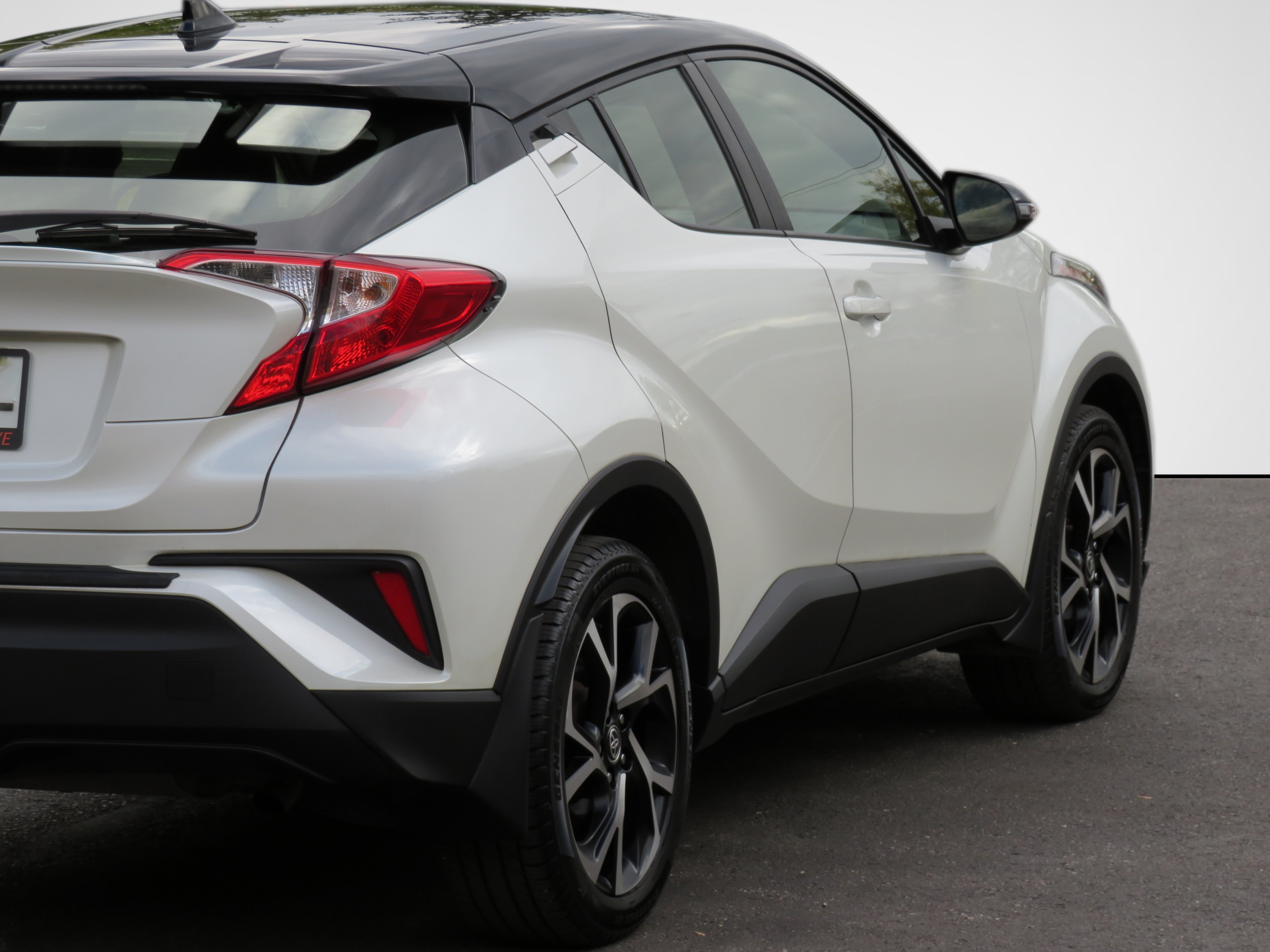 /laautomotive/2021-Toyota-C-HR-6783952070596988.jpg