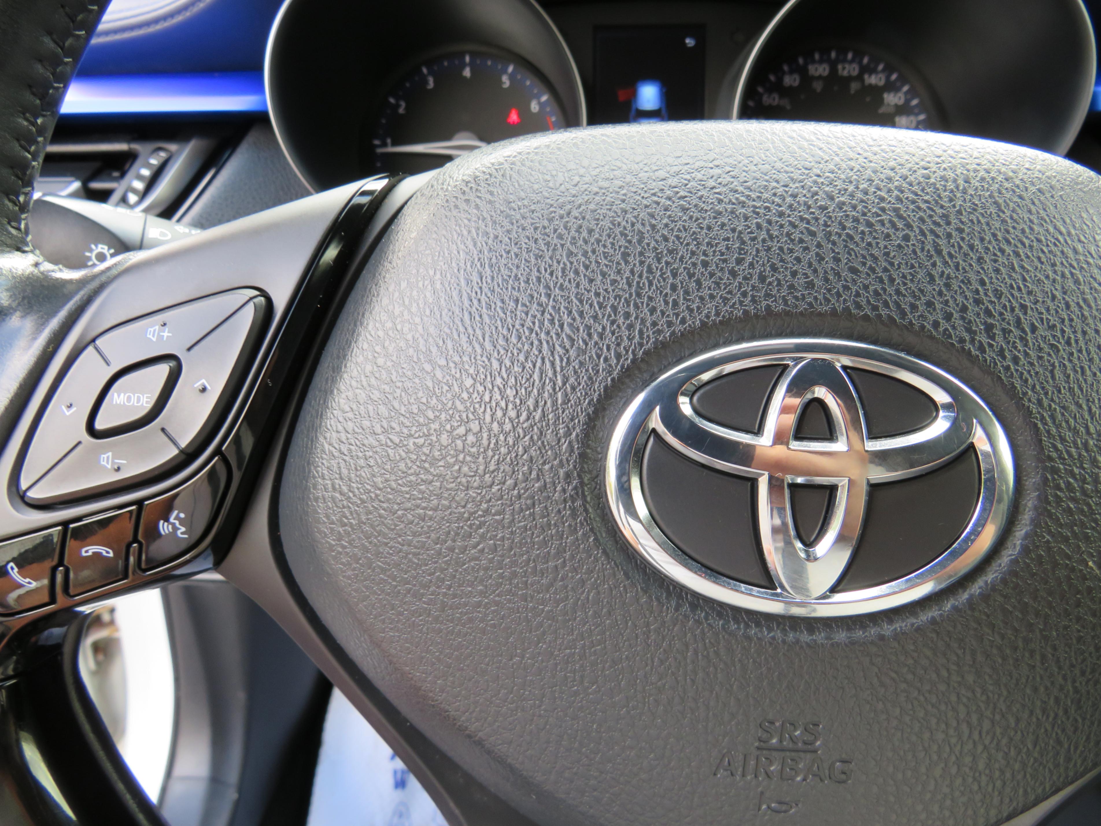 /laautomotive/2021-Toyota-C-HR-7850965875904308.jpg