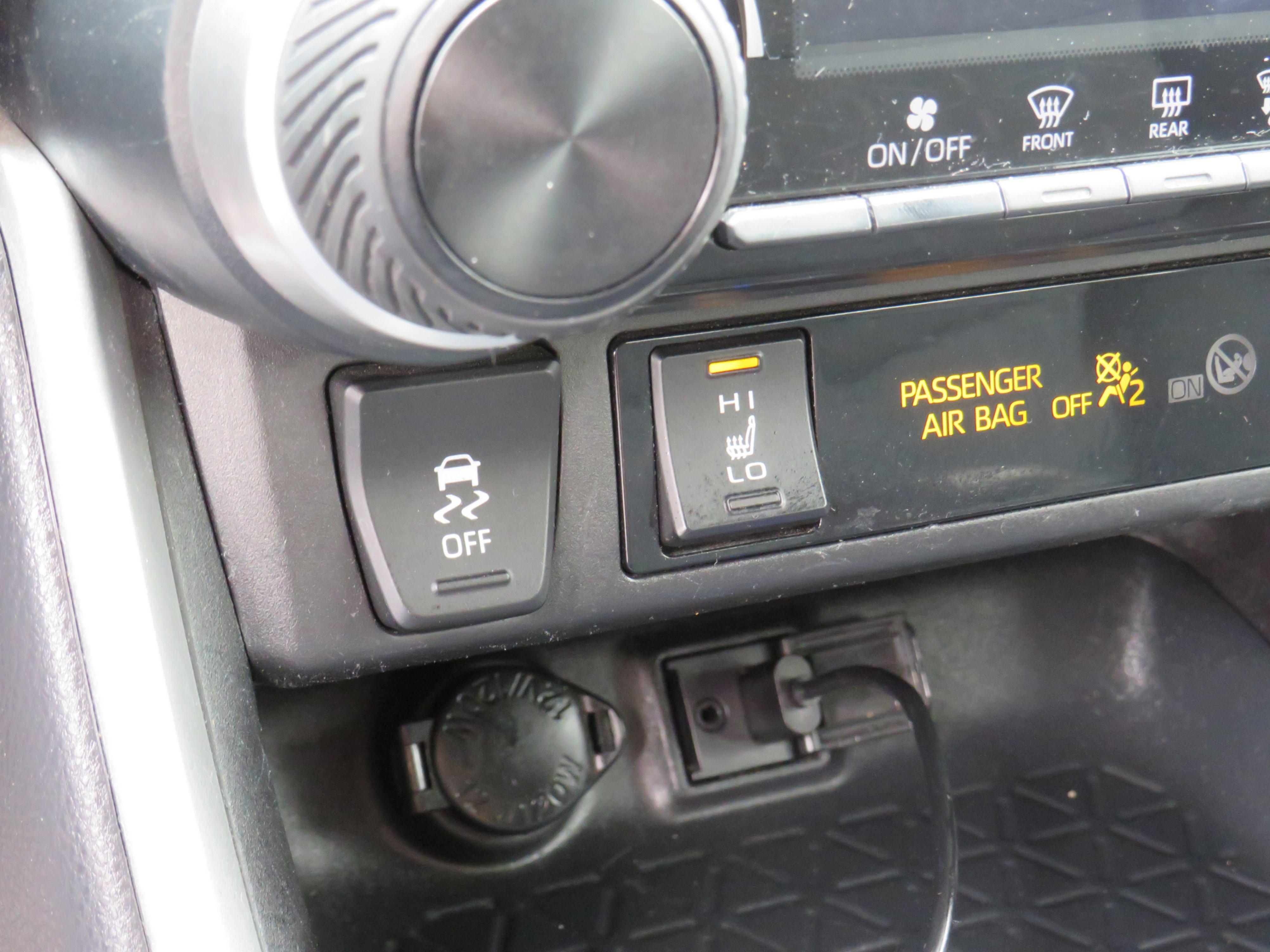 /laautomotive/2021-Toyota-RAV4-33633282466852465.jpg