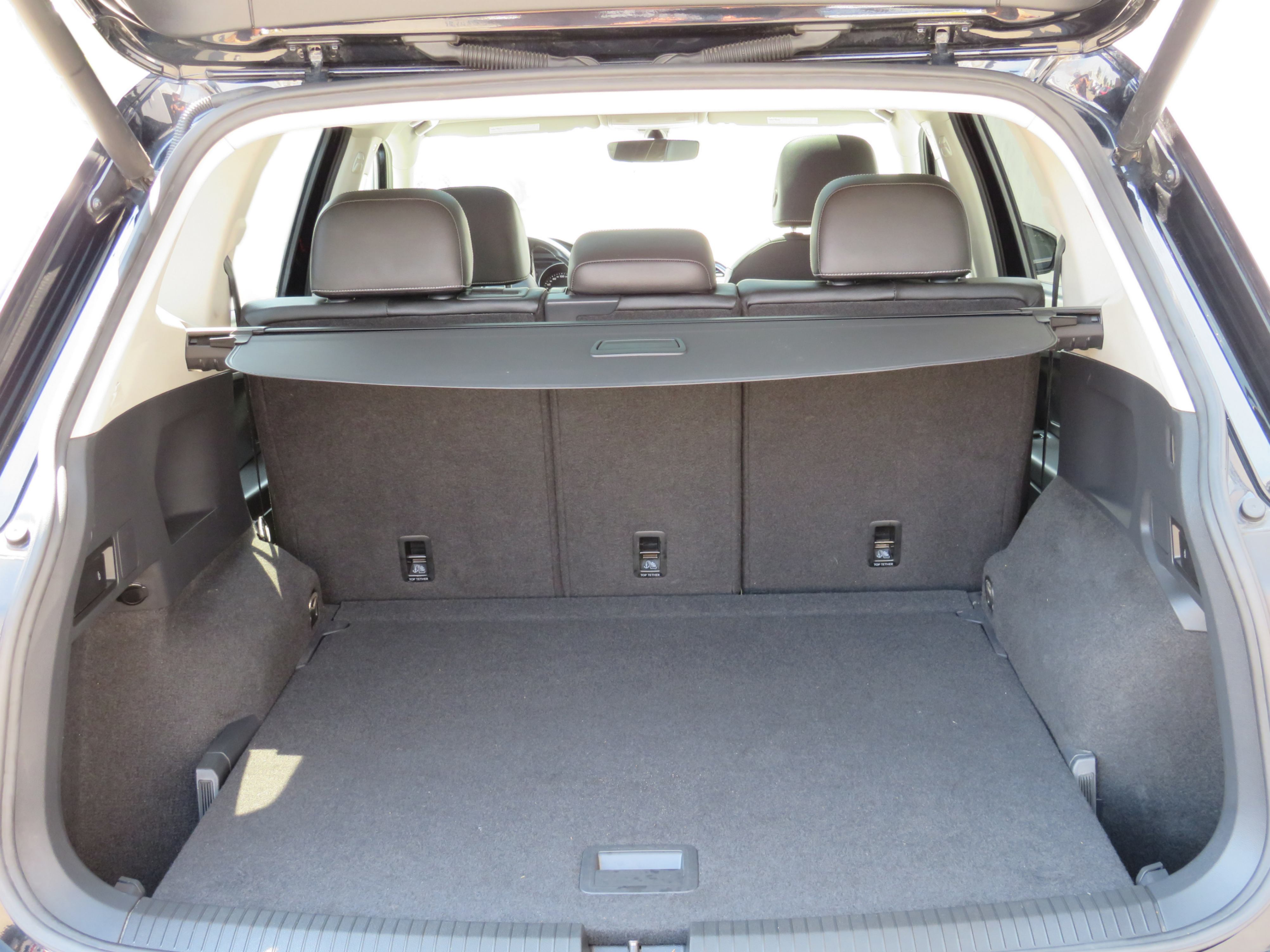 /laautomotive/2021-Volkswagen-Tiguan-07668987558195606.jpg