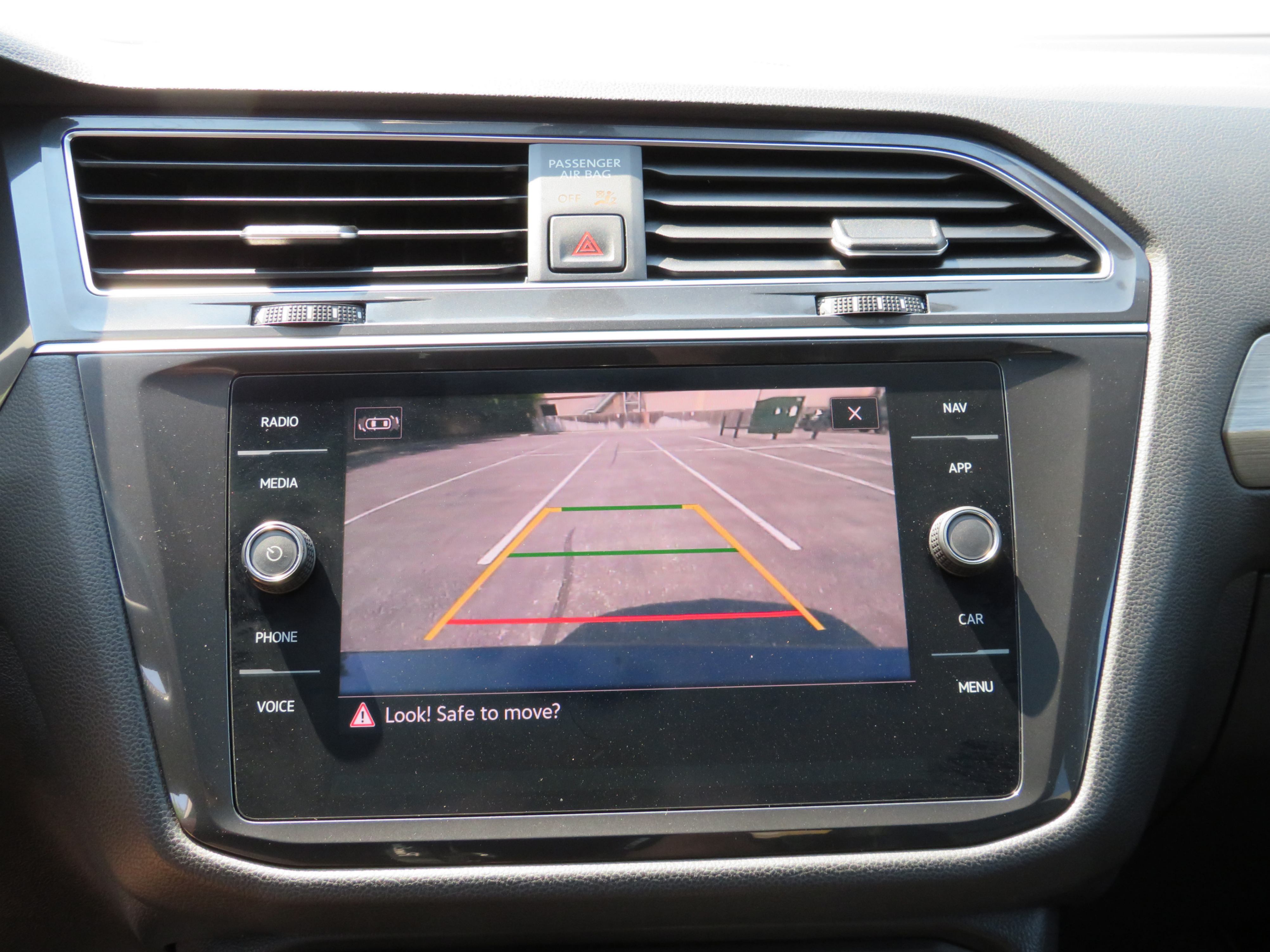 /laautomotive/2021-Volkswagen-Tiguan-15162237927661737.jpg