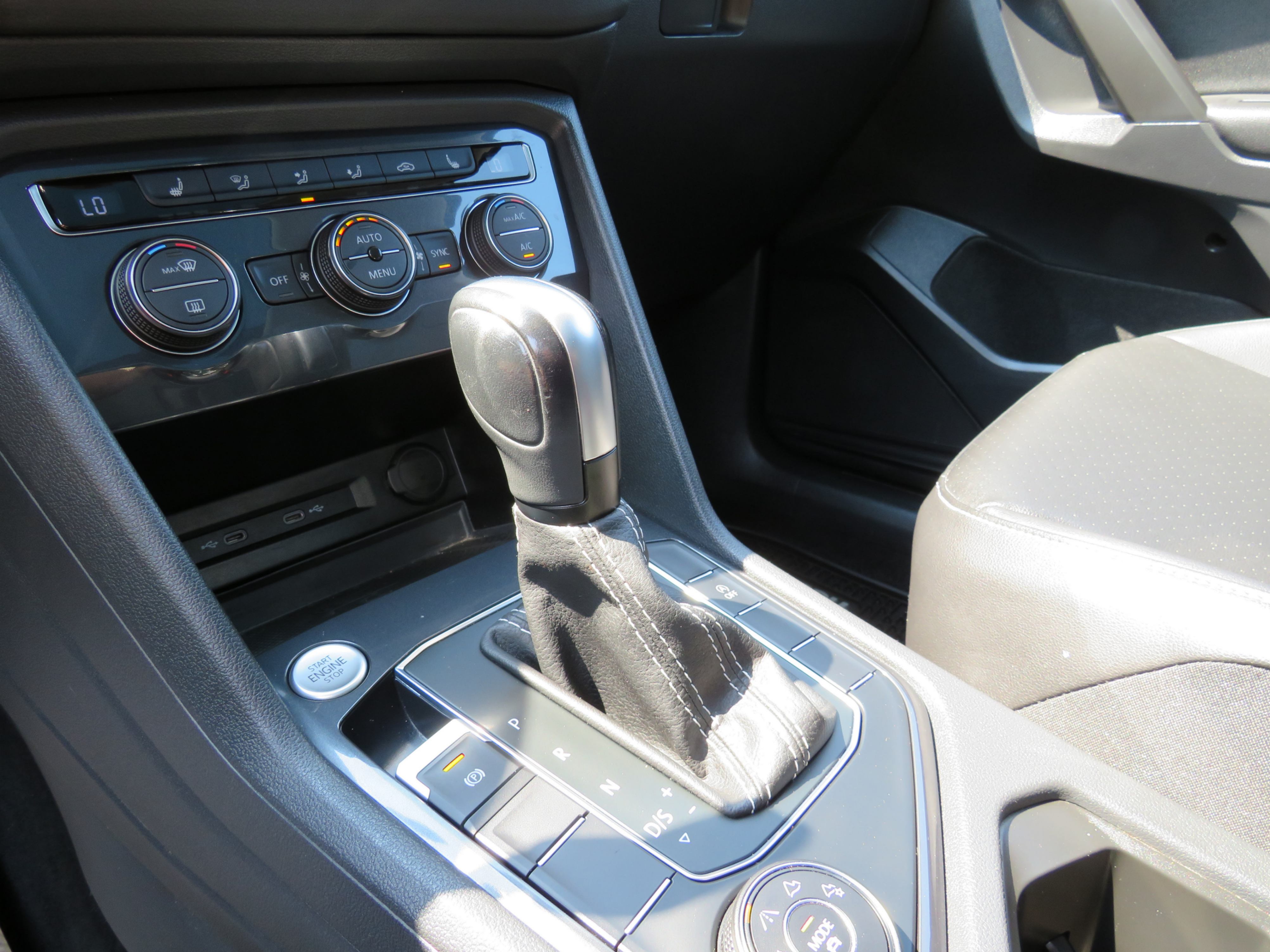 /laautomotive/2021-Volkswagen-Tiguan-18610867143944554.jpg
