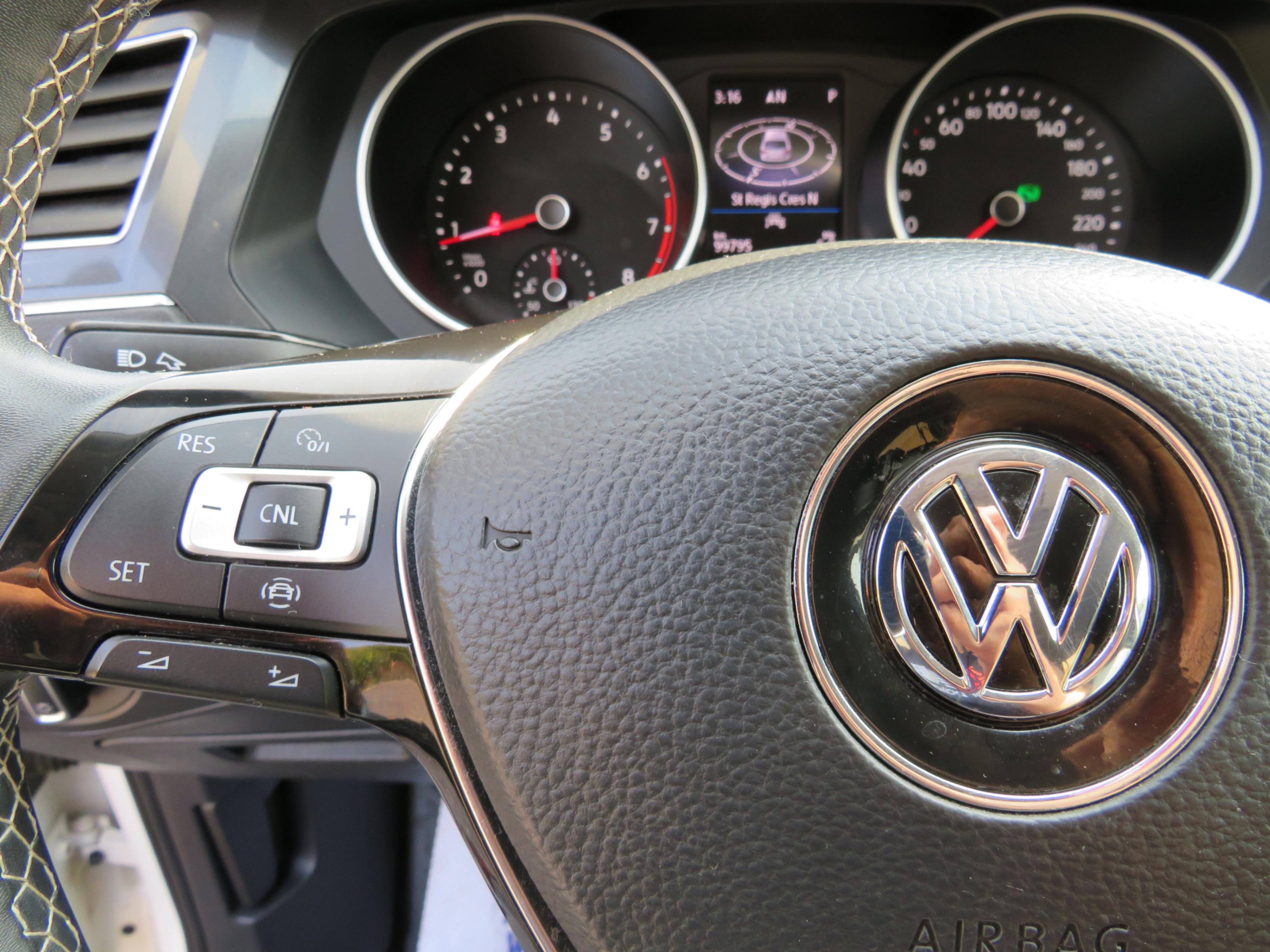 /laautomotive/2021-Volkswagen-Tiguan-353597801984183.jpg