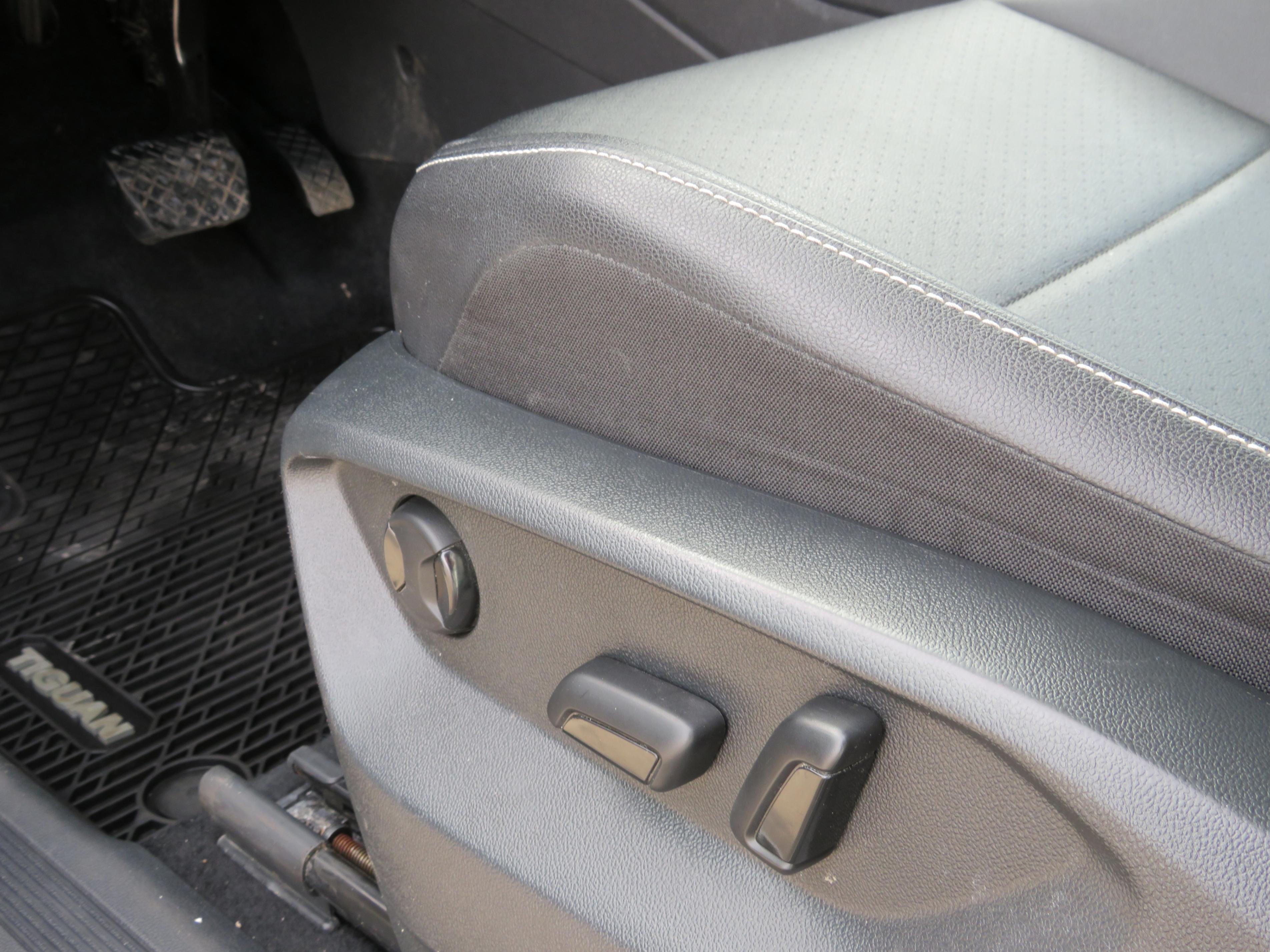 /laautomotive/2021-Volkswagen-Tiguan-38586033291006894.jpg
